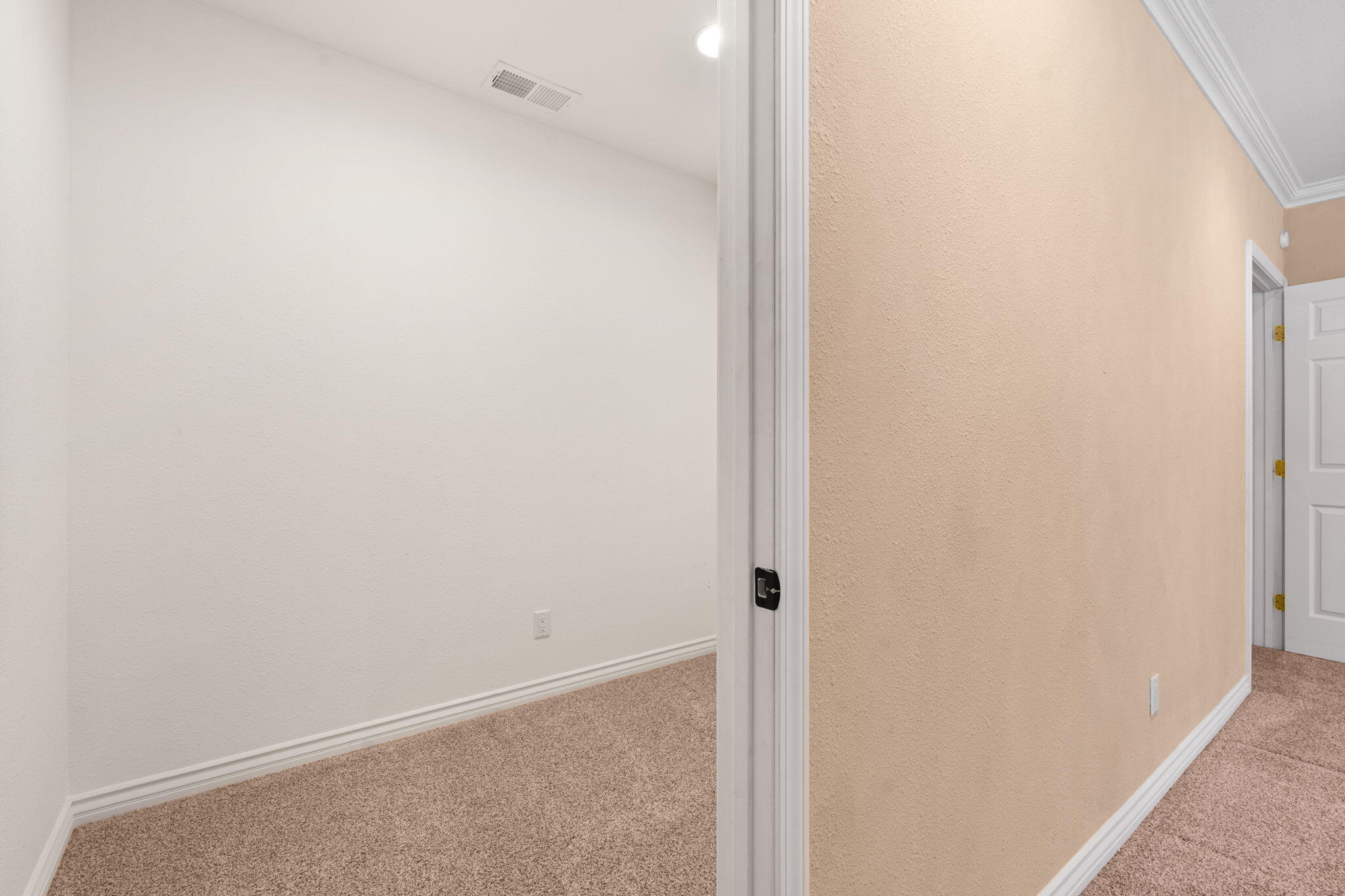 10401 KAREN Avenue NE