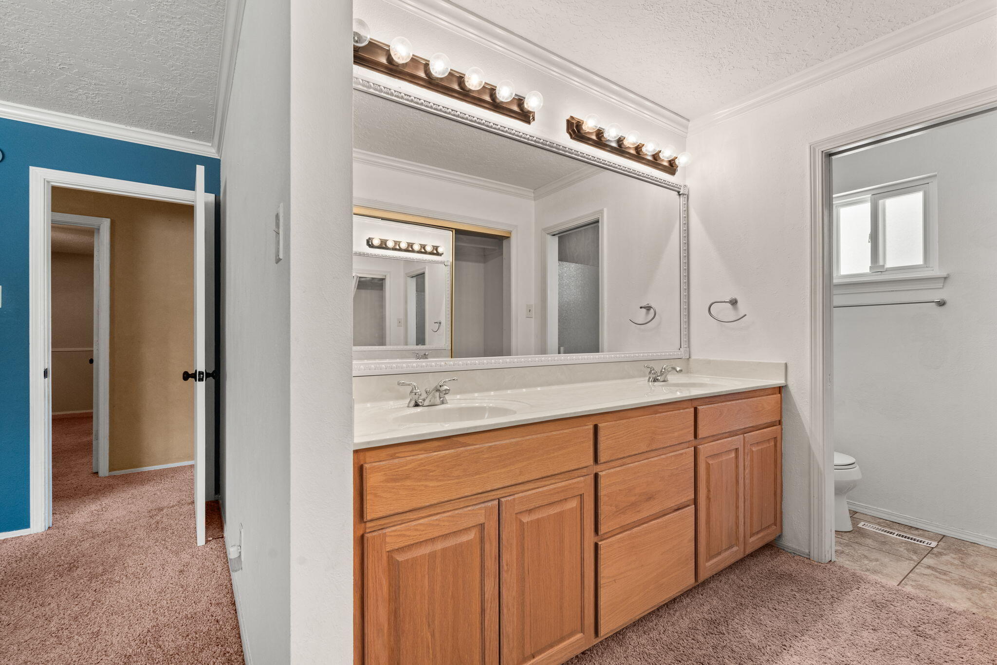 10401 KAREN Avenue NE