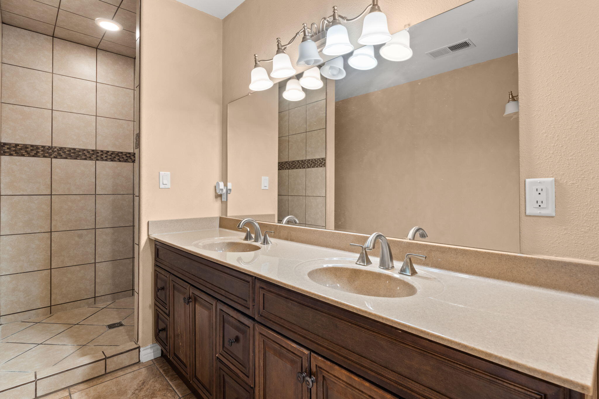 10401 KAREN Avenue NE