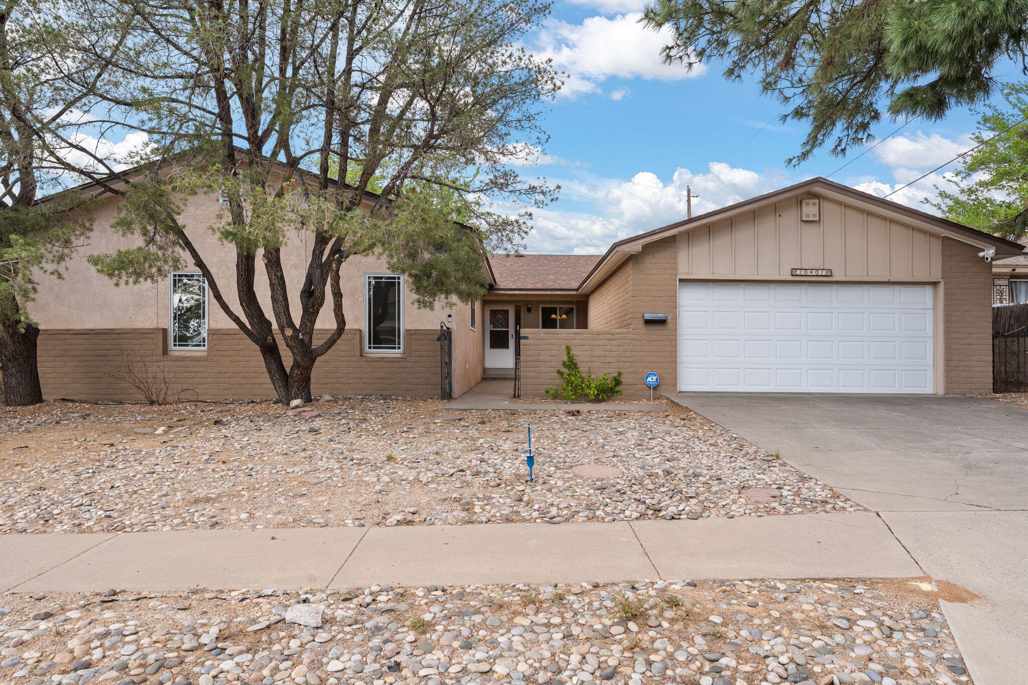 10401 KAREN Avenue NE