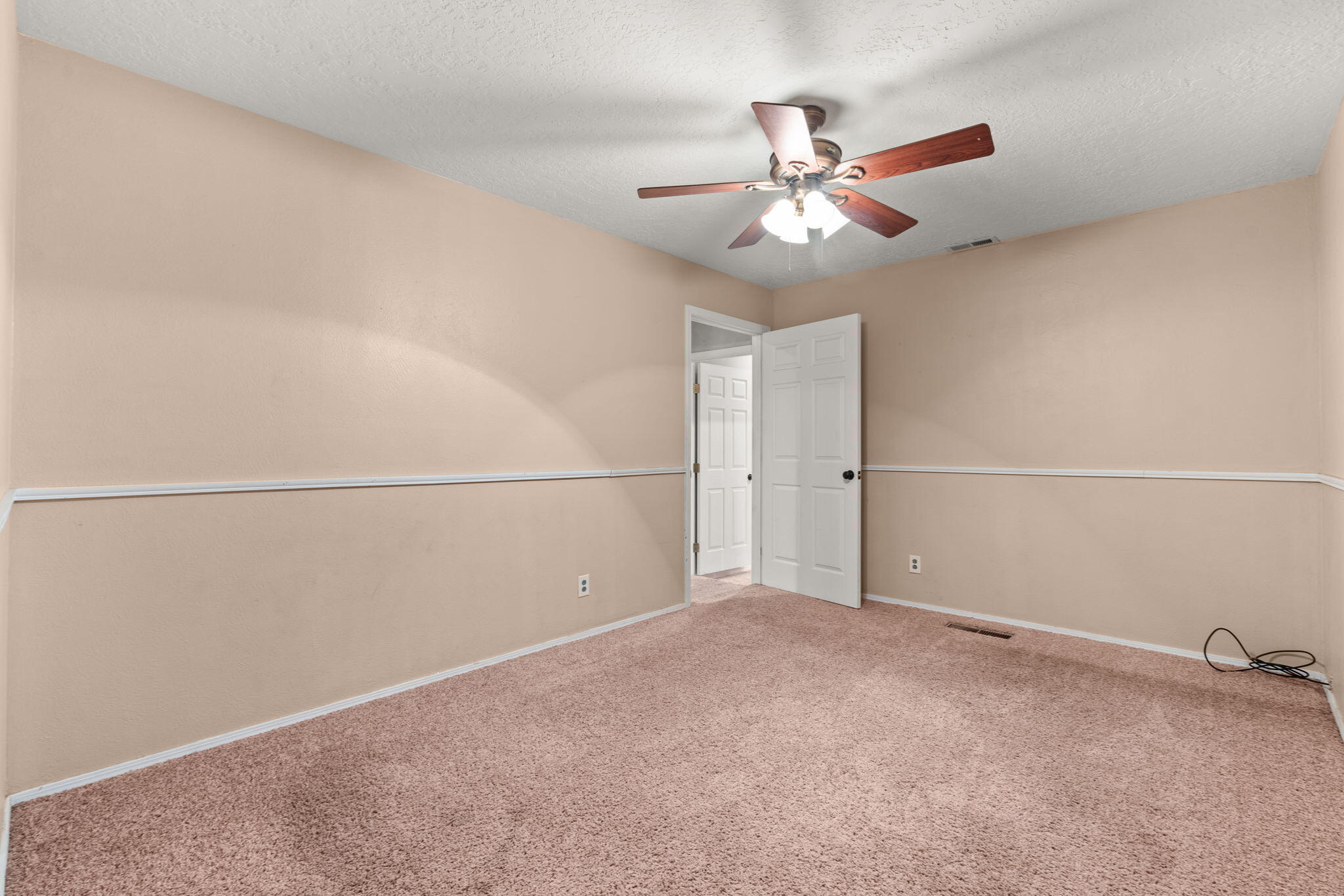 10401 KAREN Avenue NE