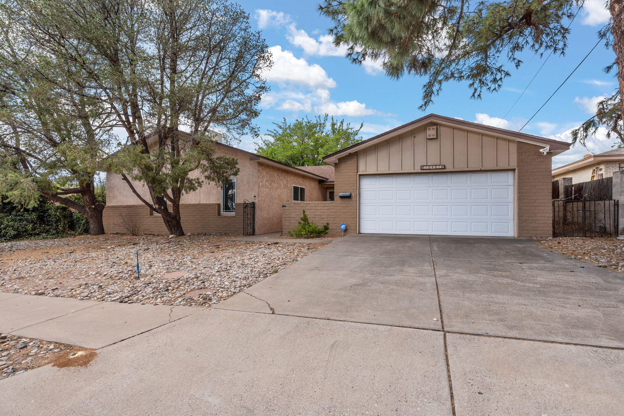 10401 KAREN Avenue NE