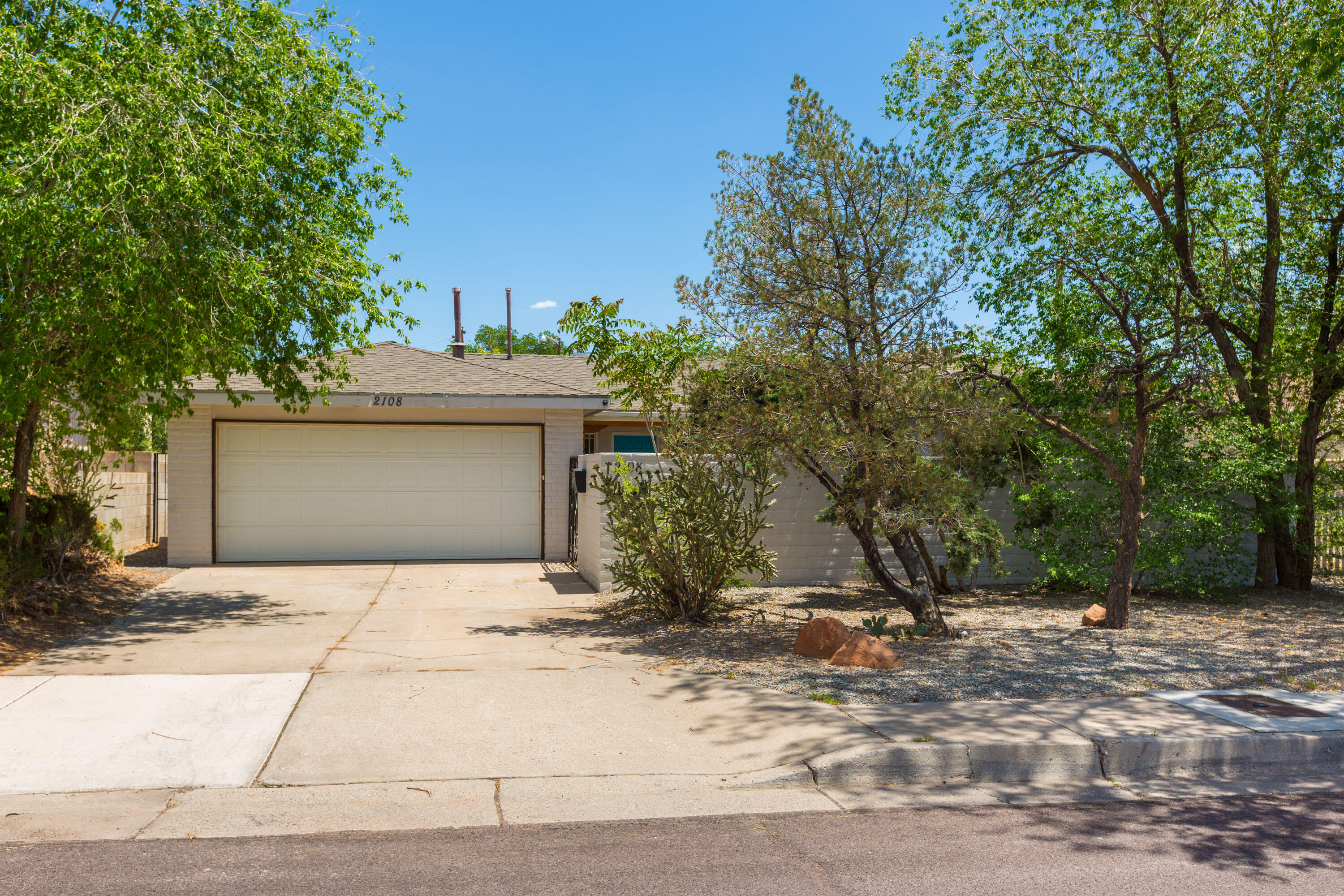 2108 ESPANOLA Street NE