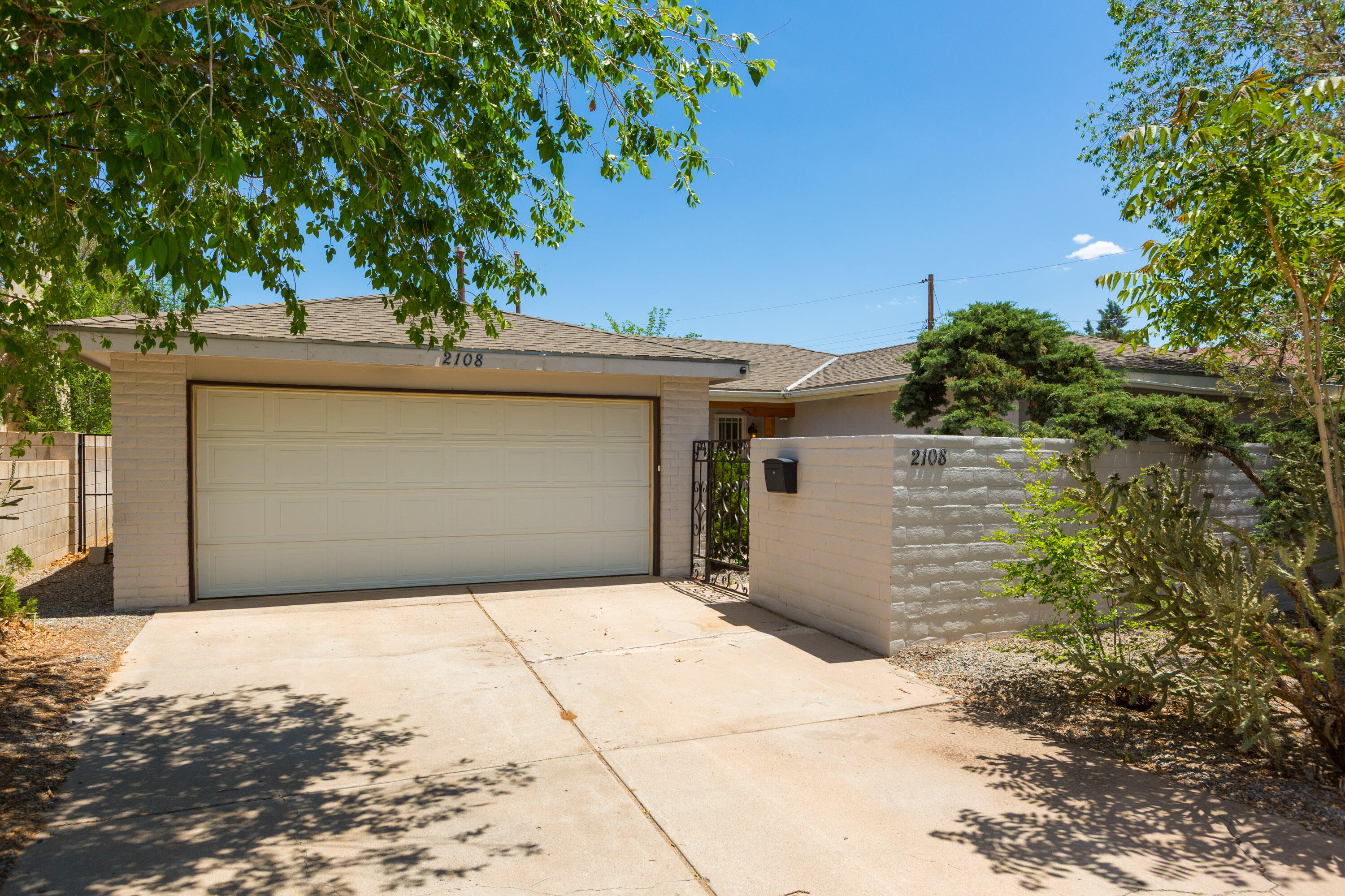 2108 ESPANOLA Street NE