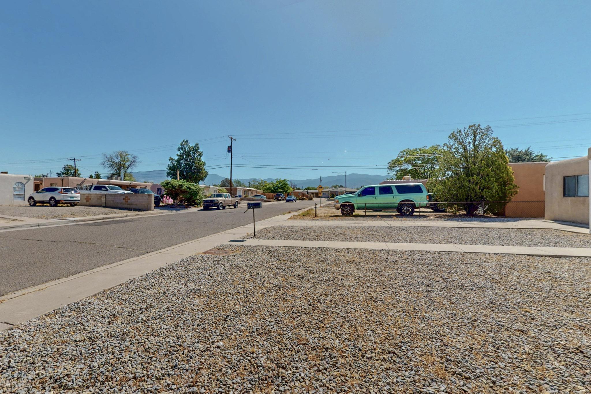 5212 CHEROKEE Road NE