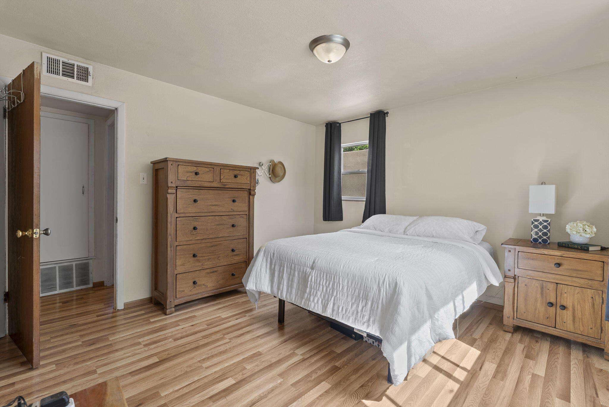 1712 MURIEL Street NE