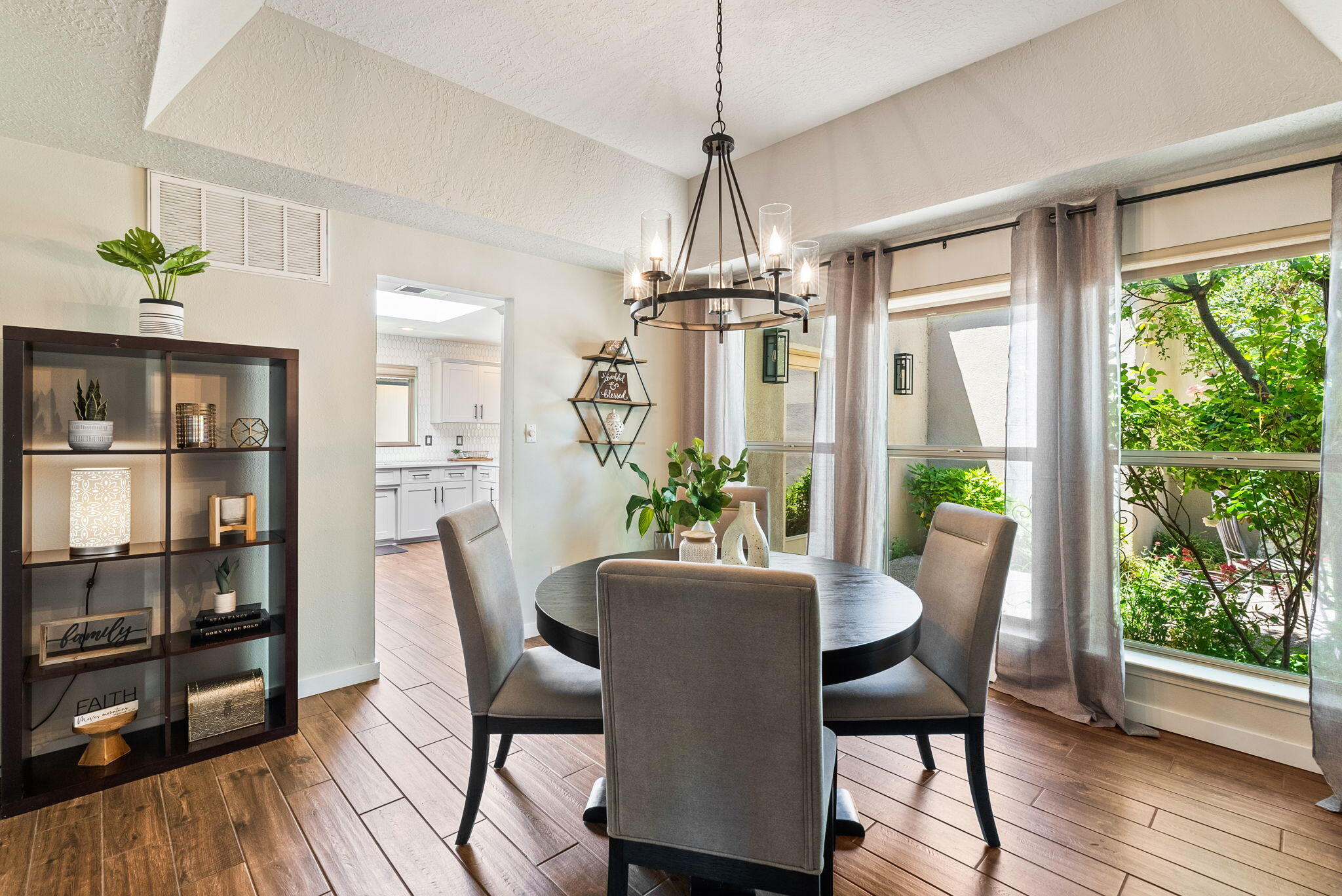 5512 ESTRELLITA DEL NORTE Road NE