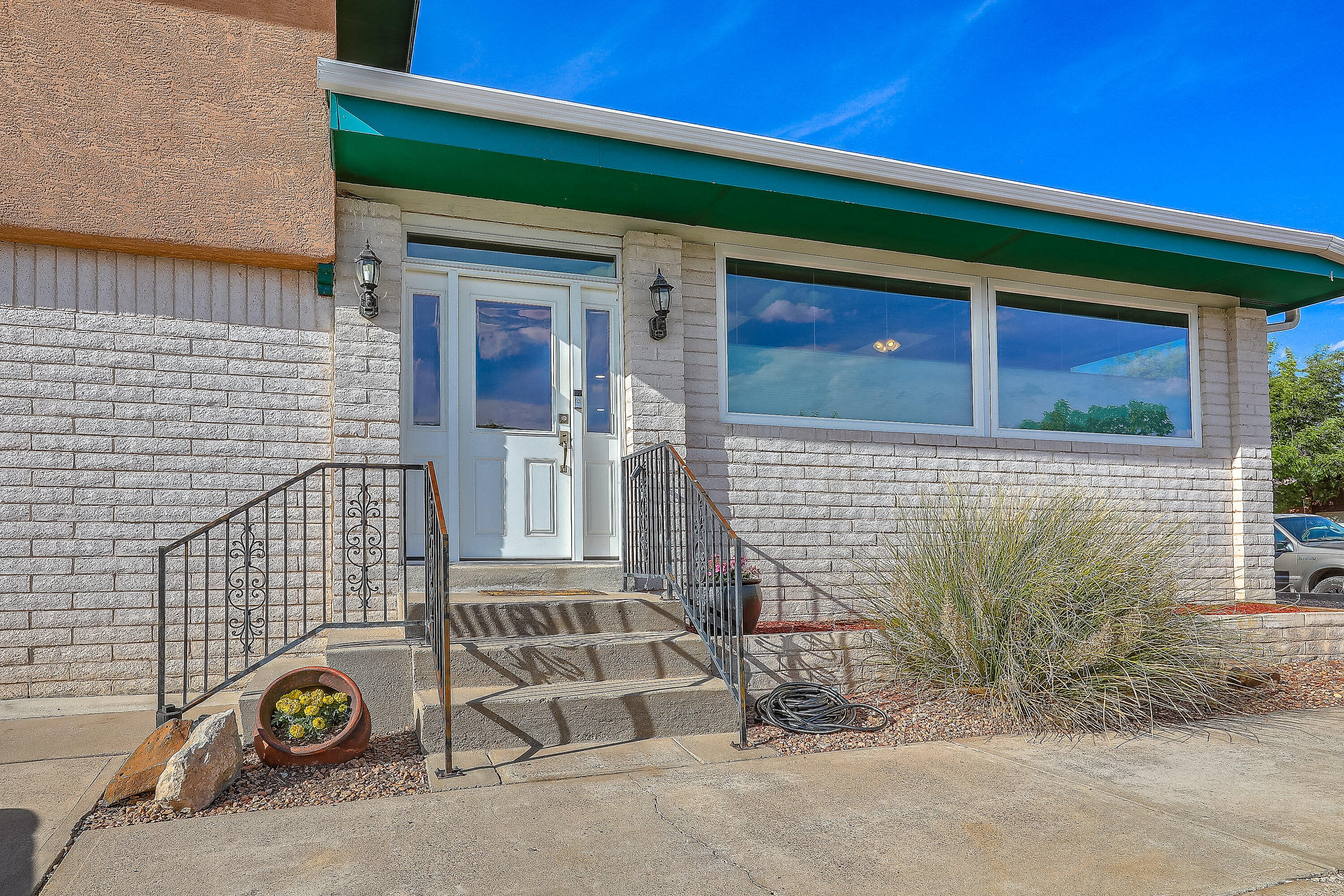 7421 WOODAL Street NE