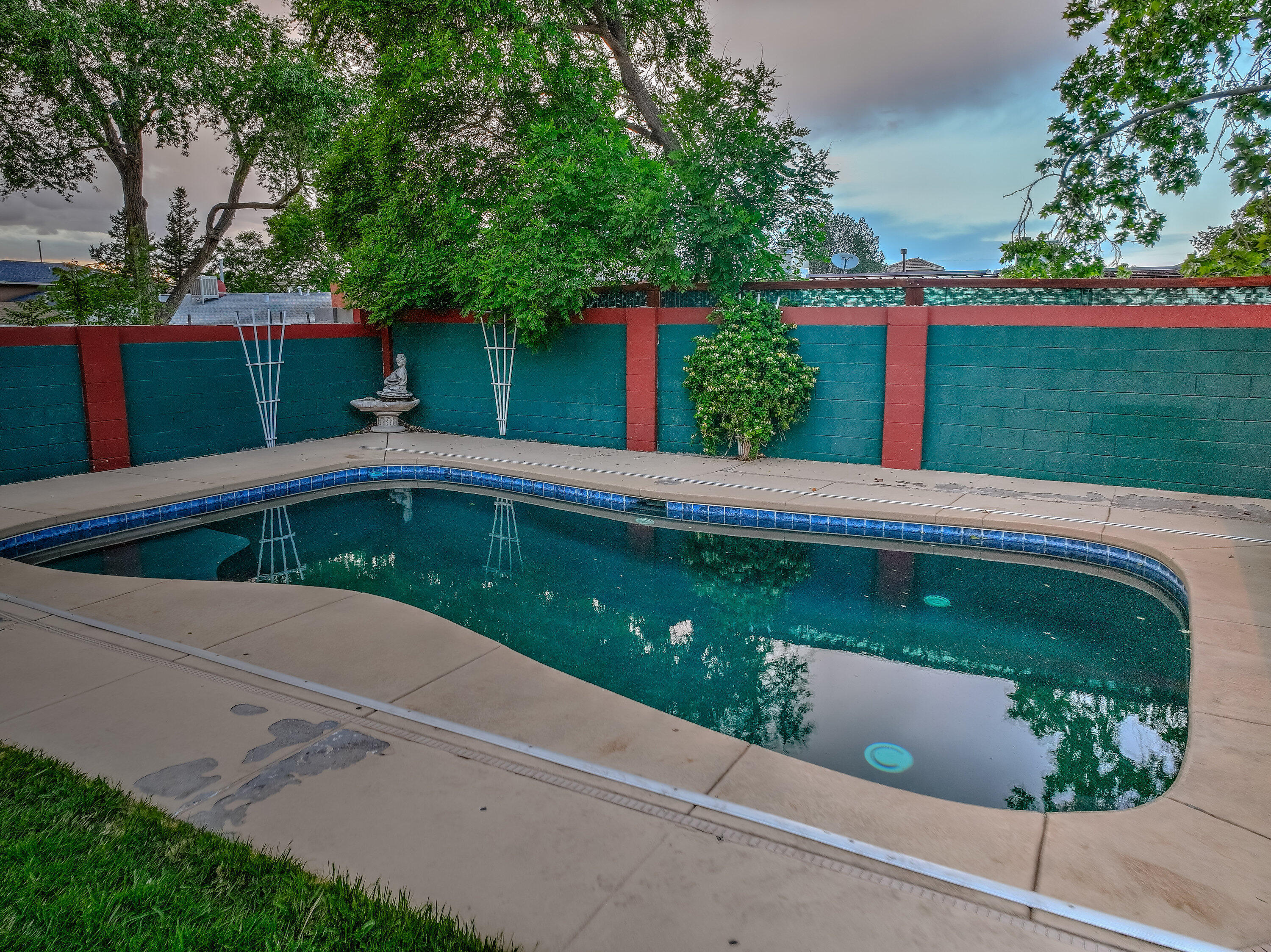 7421 WOODAL Street NE