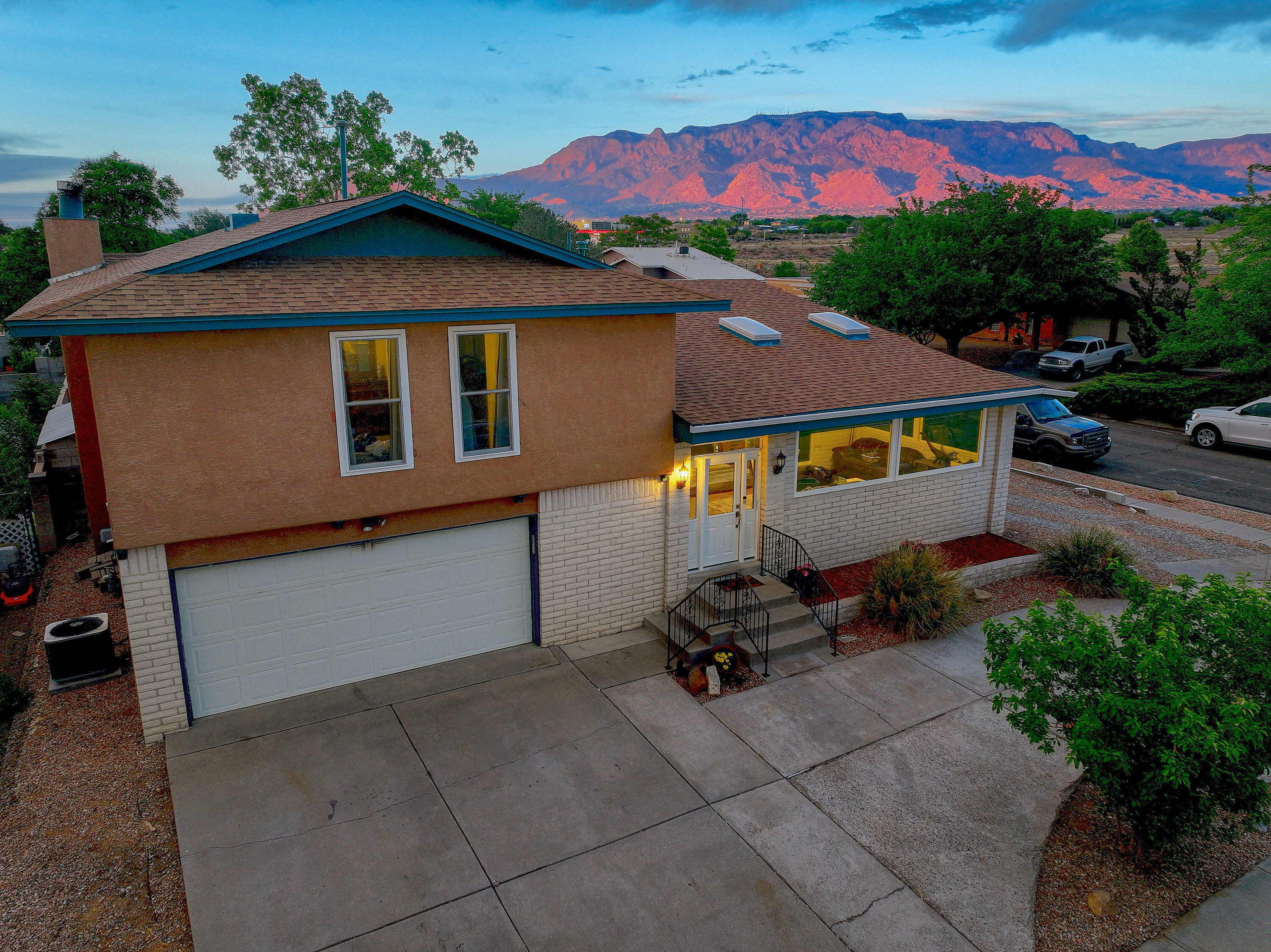 7421 WOODAL Street NE