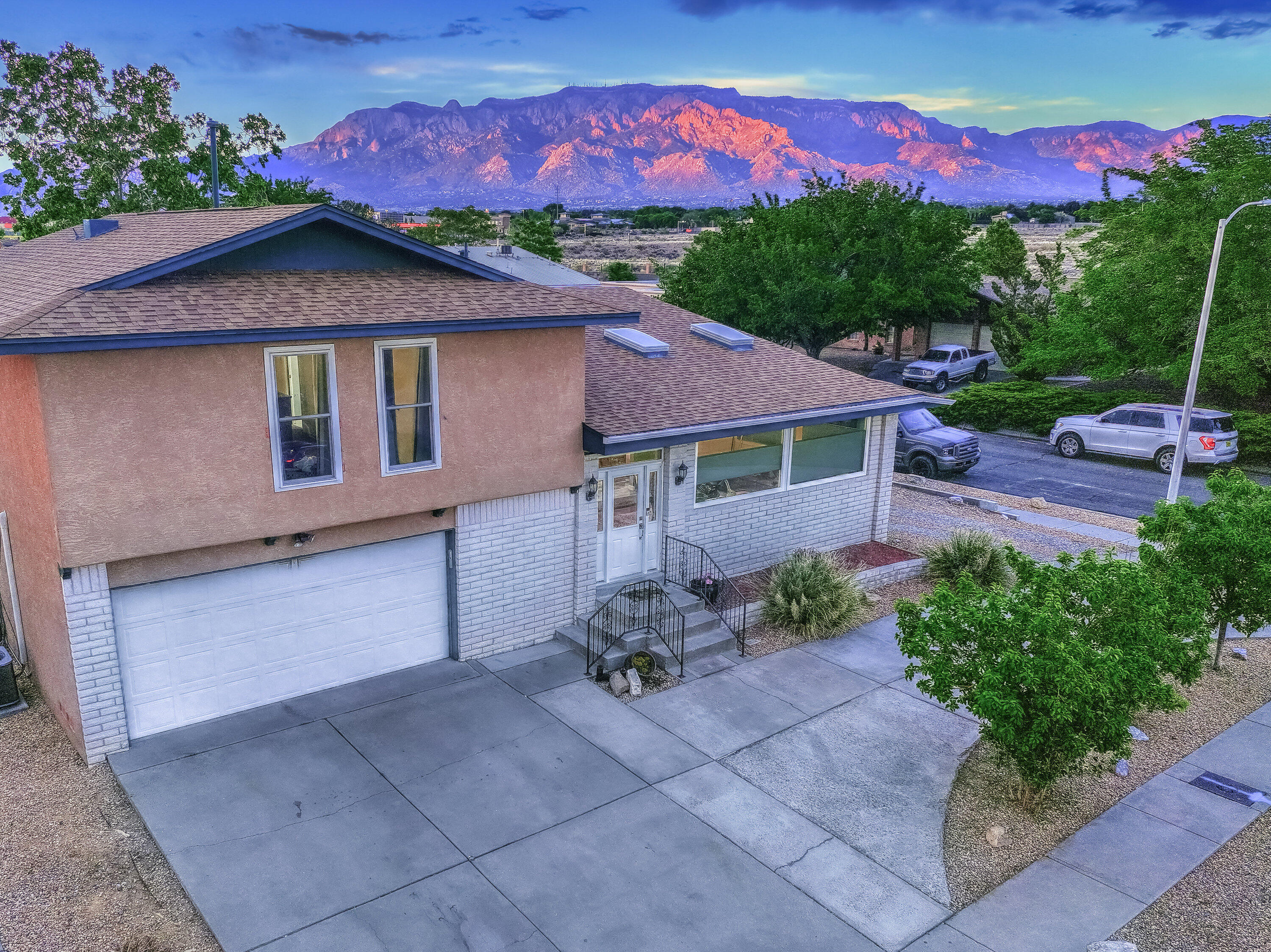 7421 WOODAL Street NE