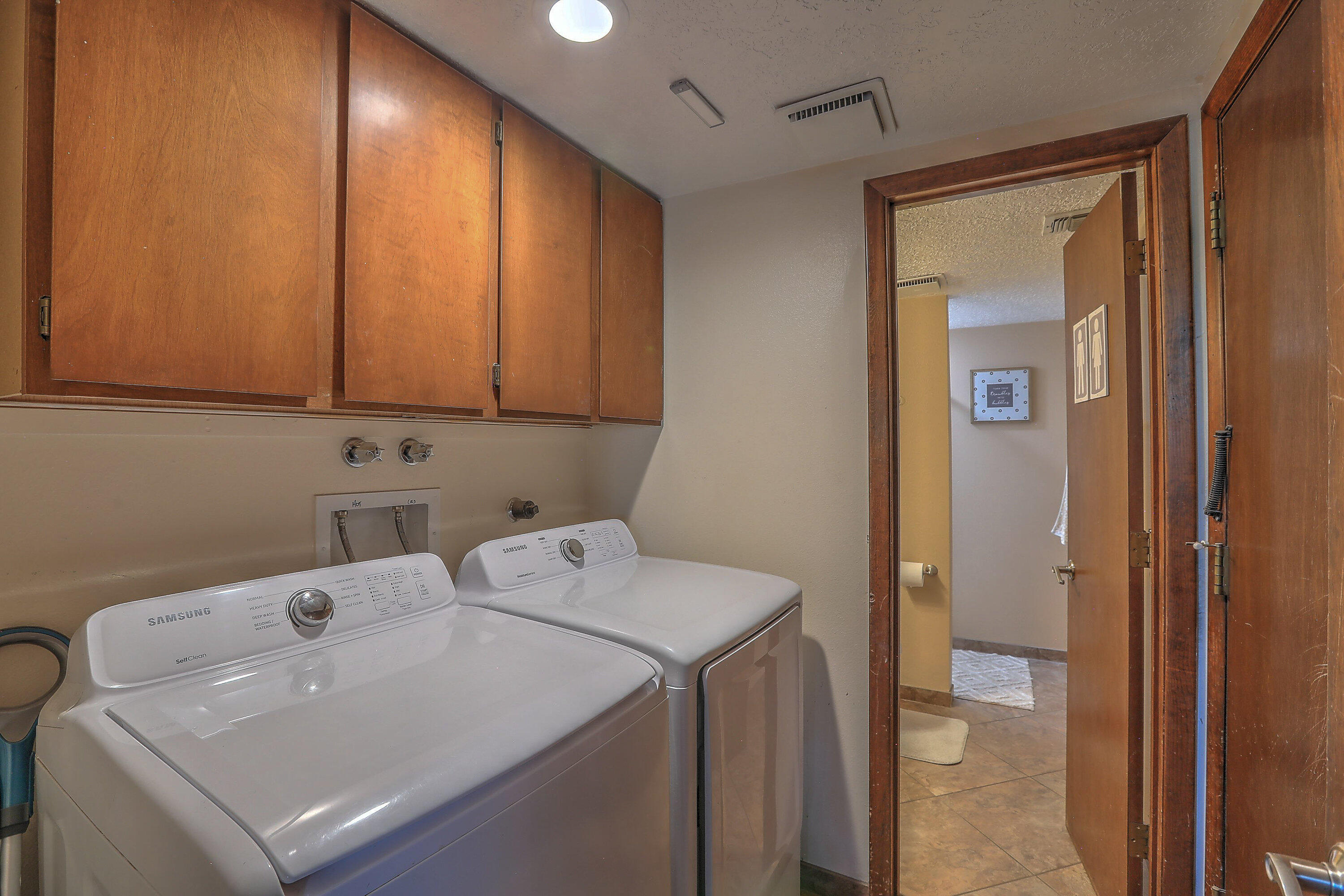 7421 WOODAL Street NE