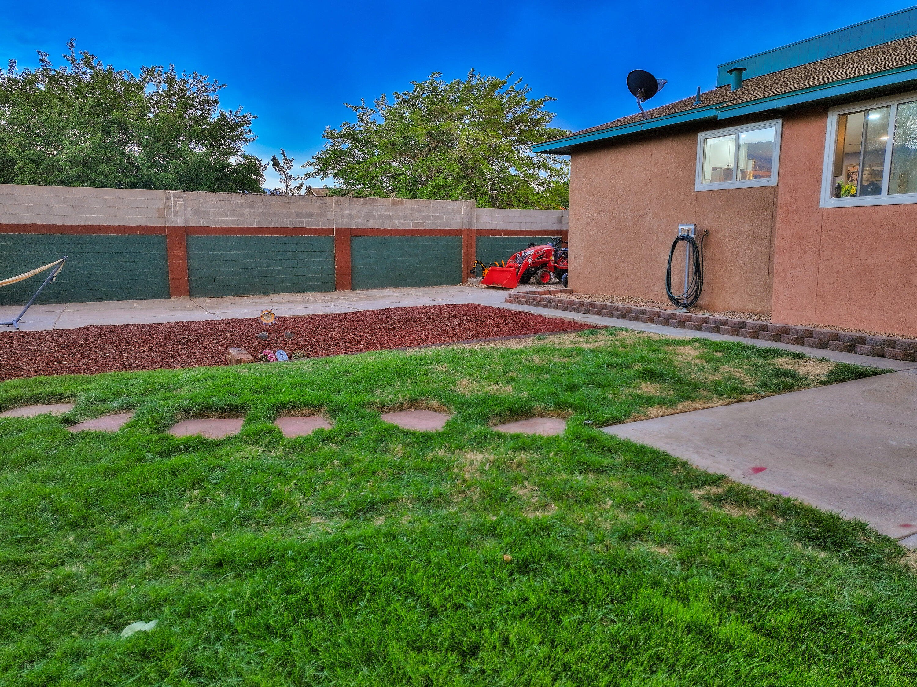 7421 WOODAL Street NE