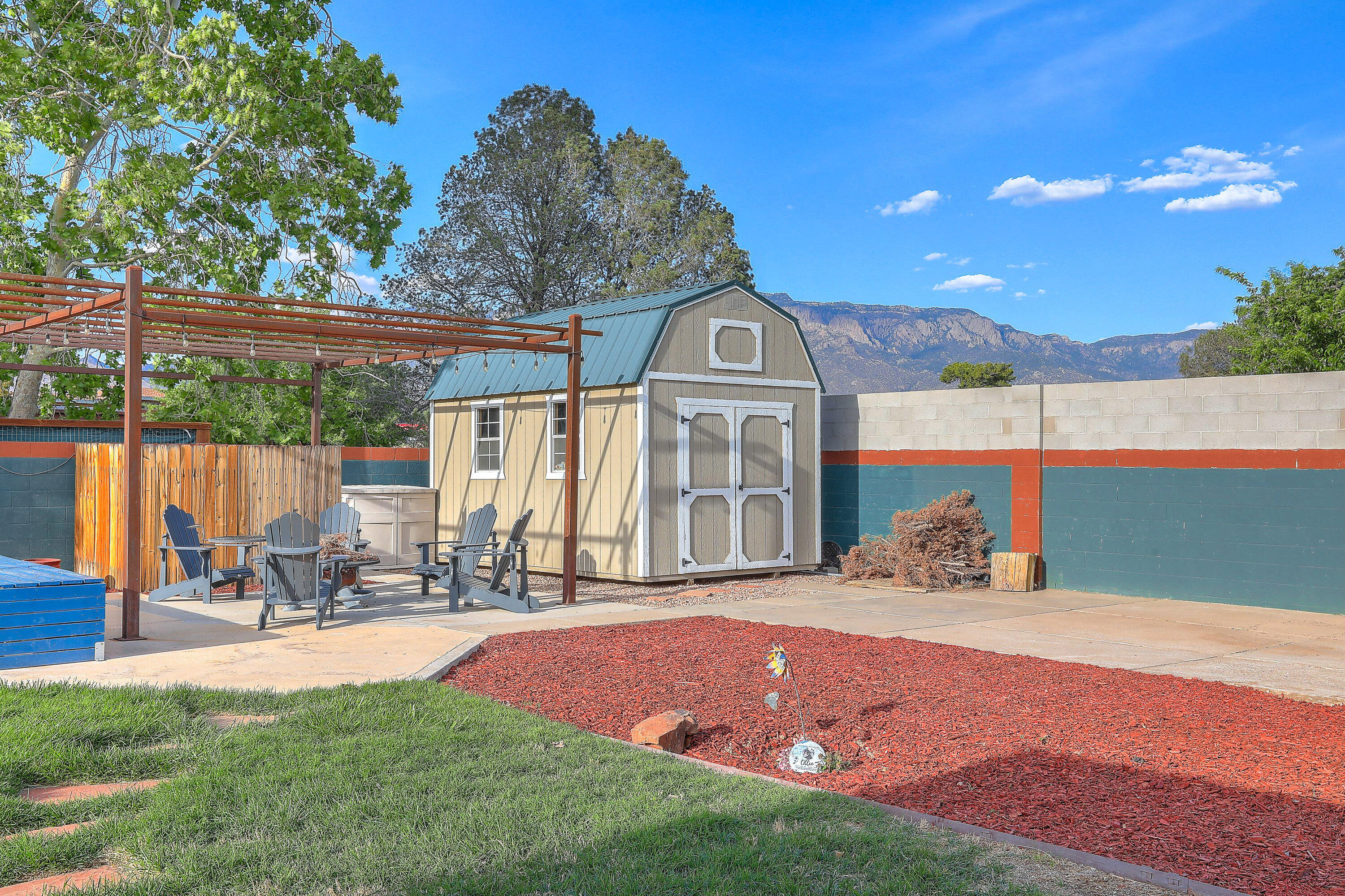 7421 WOODAL Street NE