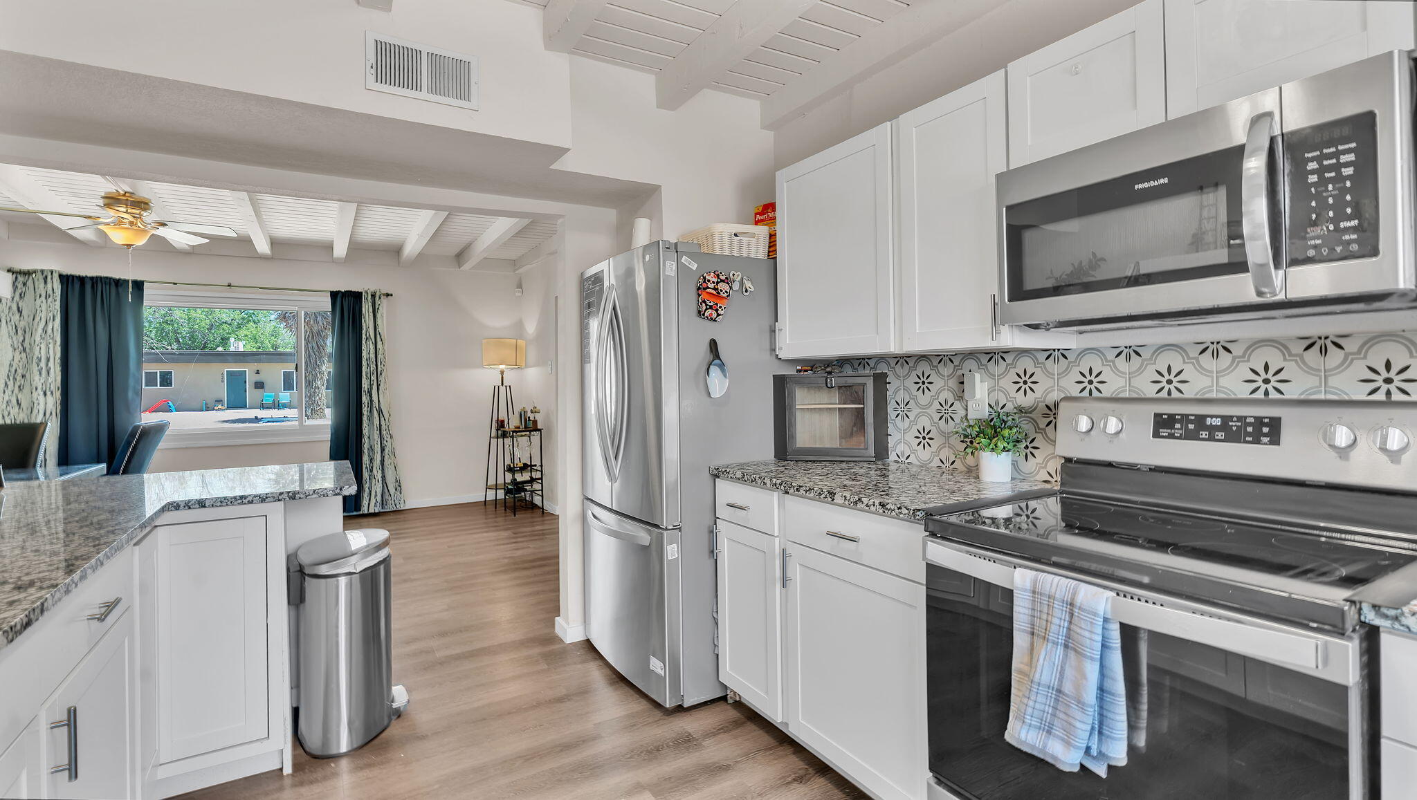 429 GENERAL HODGES Street NE