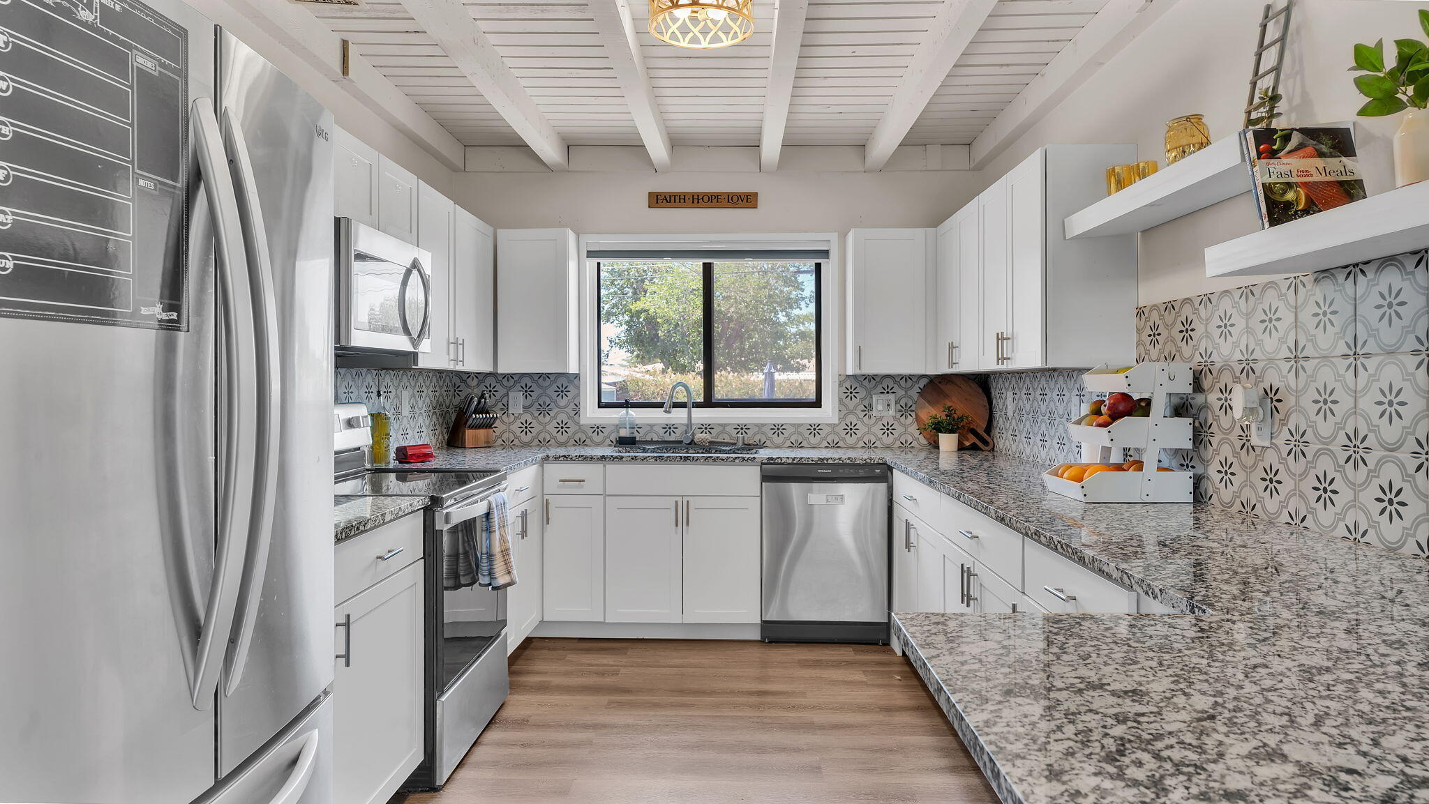 429 GENERAL HODGES Street NE