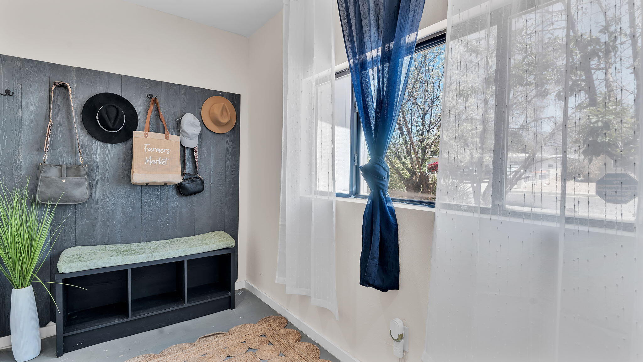 429 GENERAL HODGES Street NE