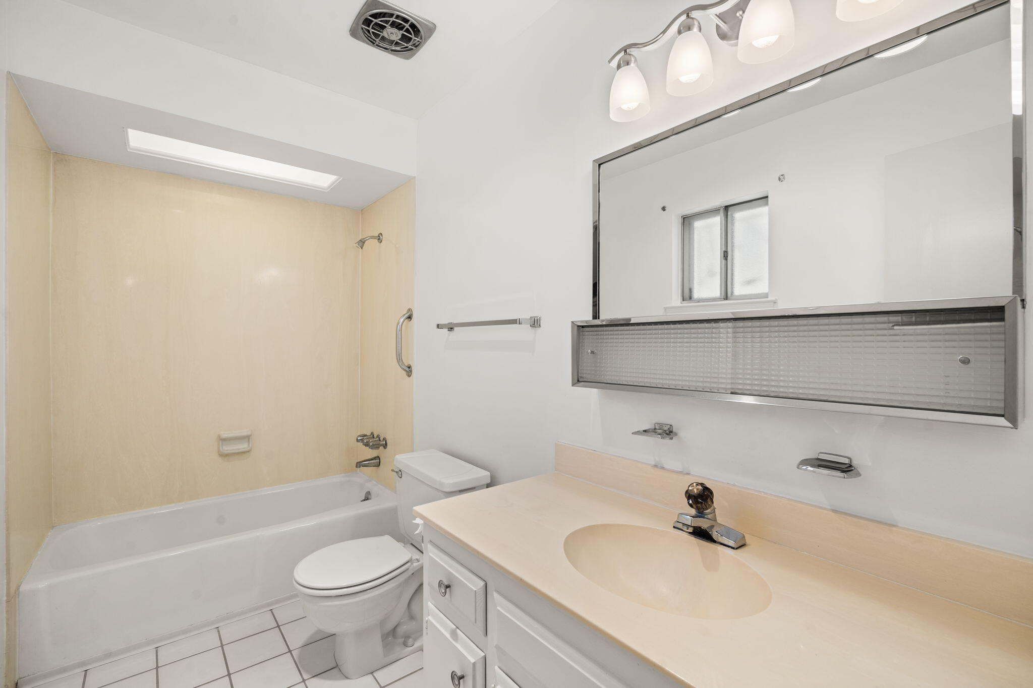 3832 BIG BEND Road NE