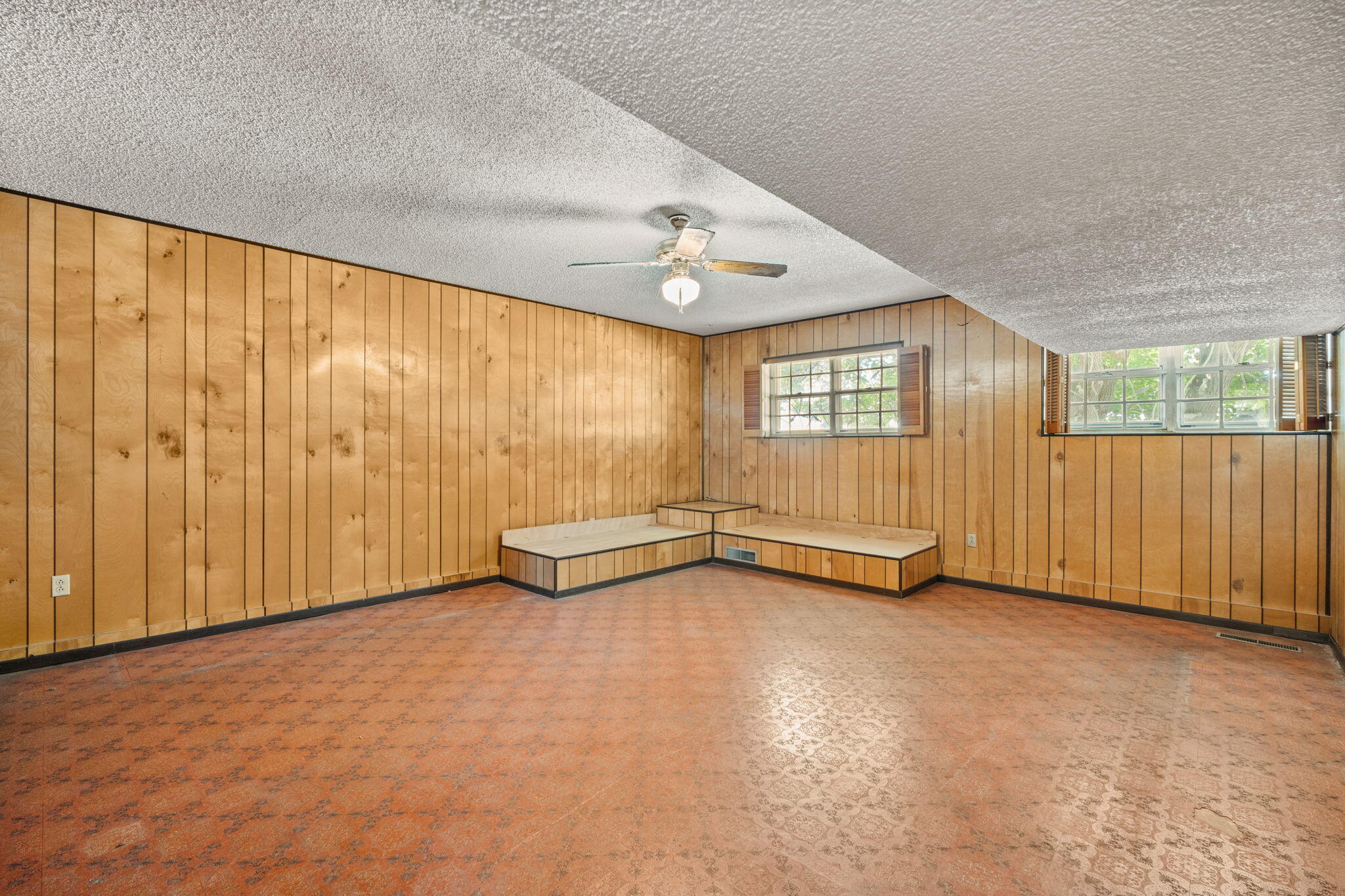 3832 BIG BEND Road NE