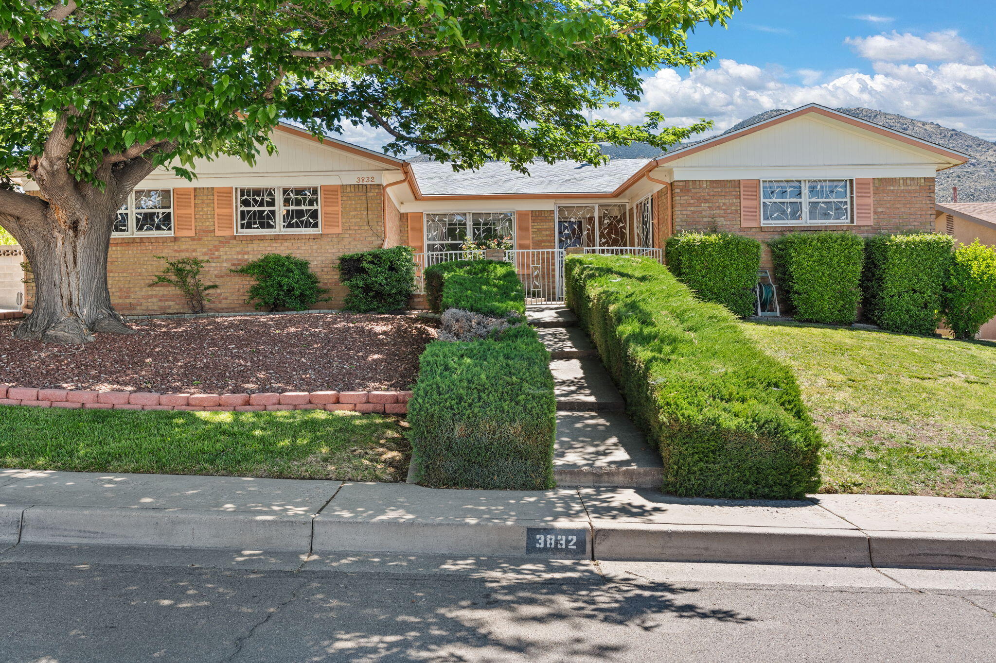 3832 BIG BEND Road NE