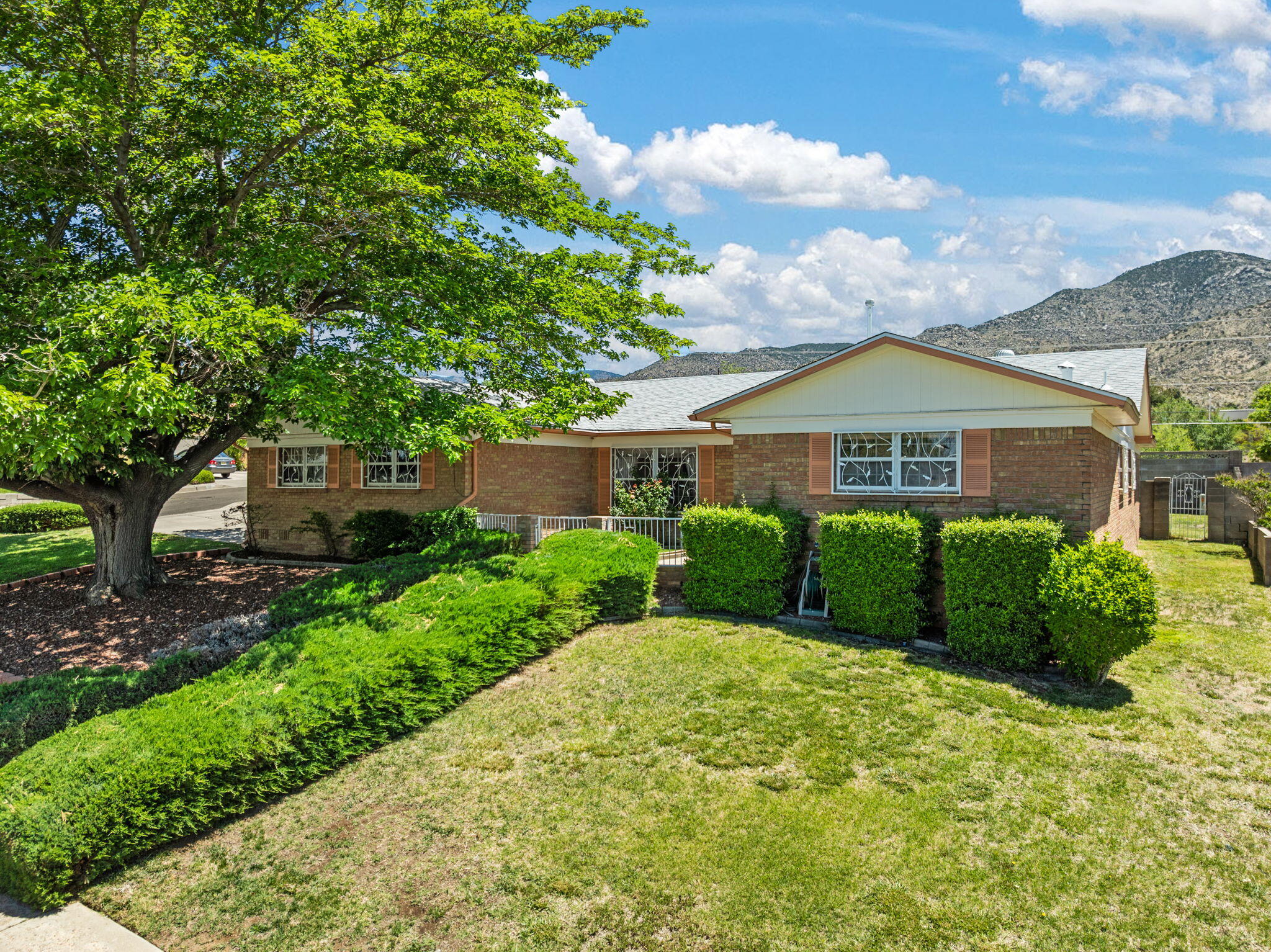 3832 BIG BEND Road NE