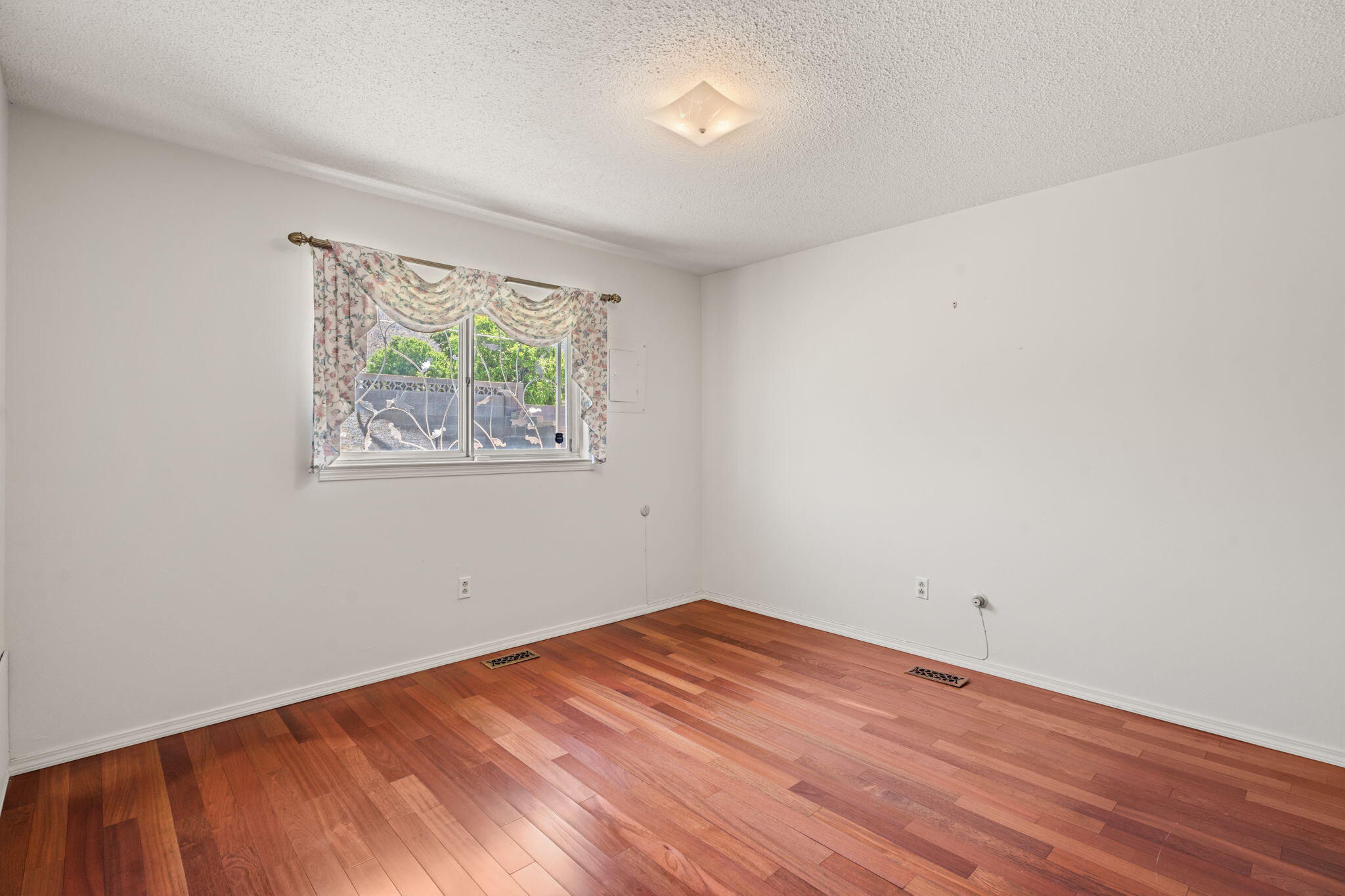 3832 BIG BEND Road NE