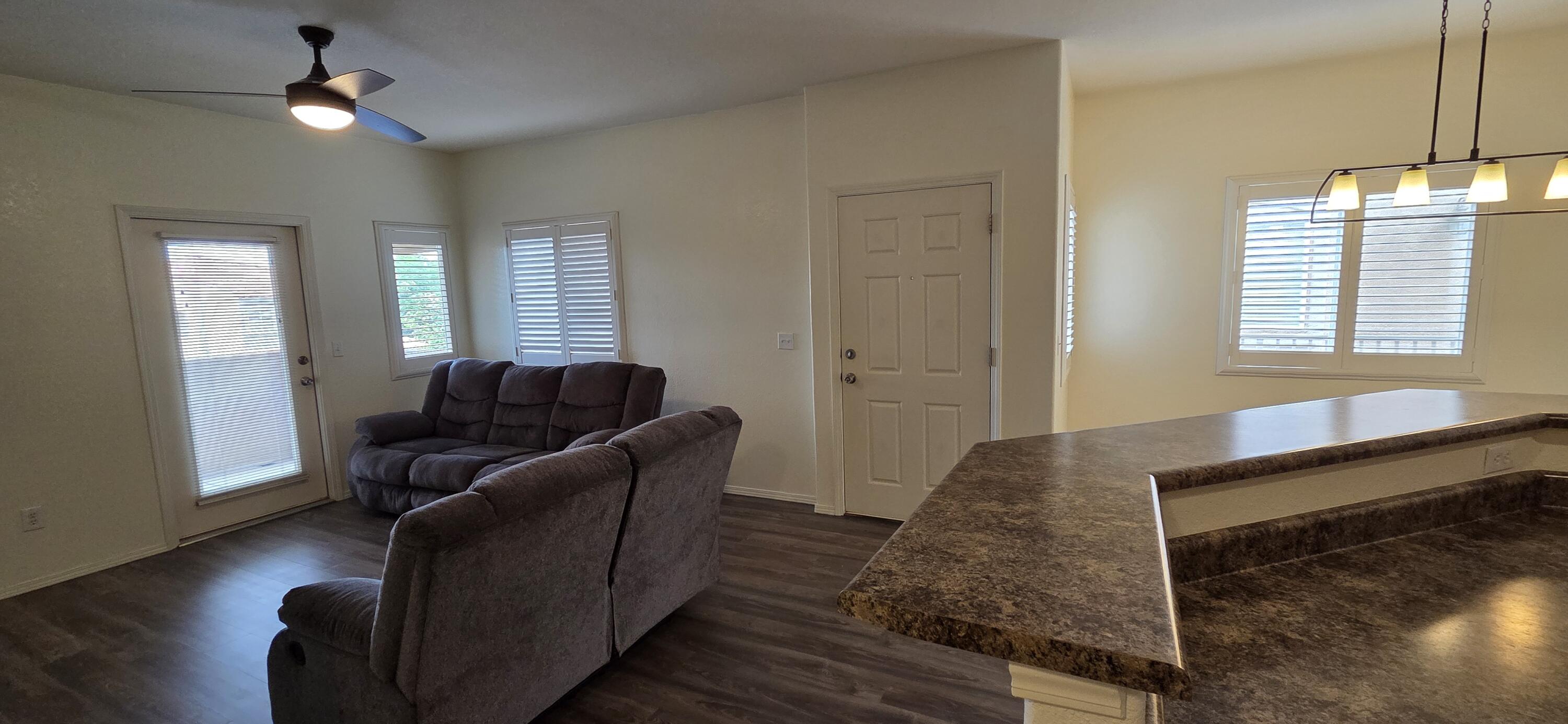 6800 Vista Del Norte Drive NE 1825