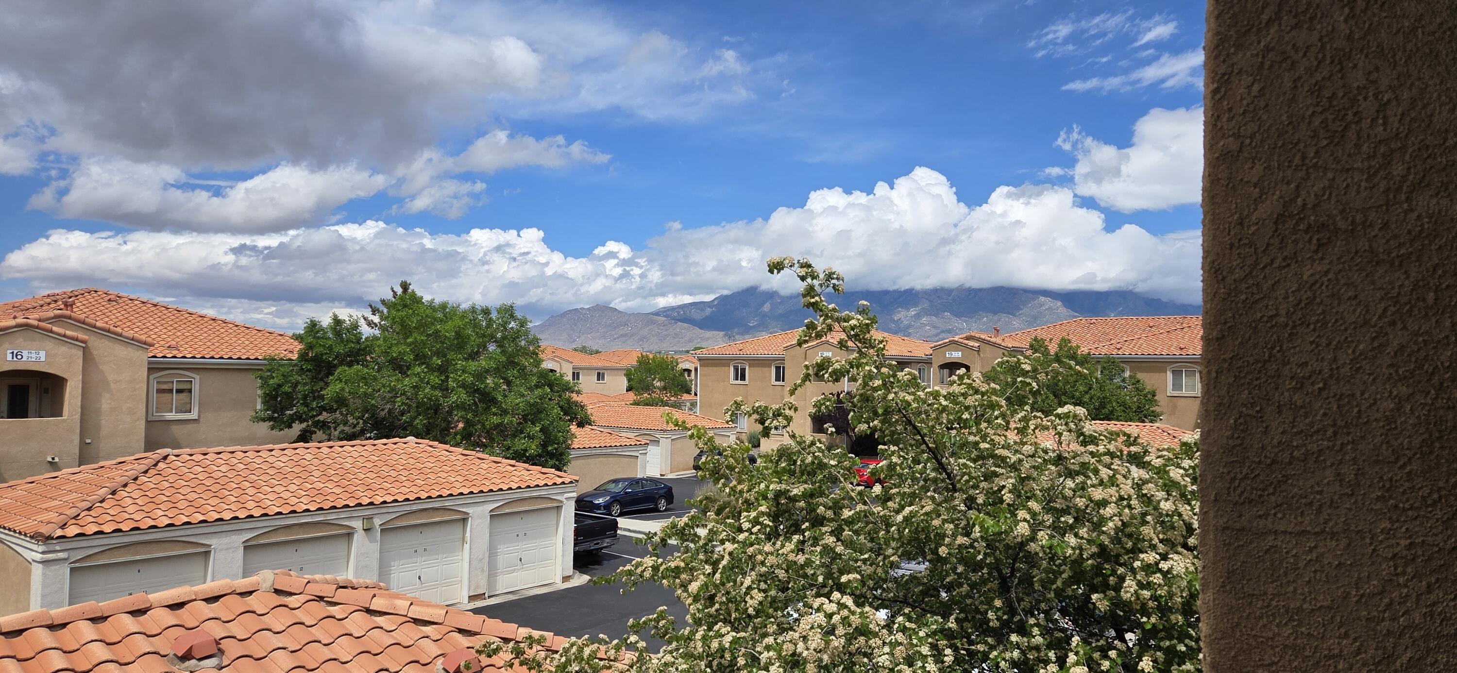 6800 Vista Del Norte Drive NE 1825