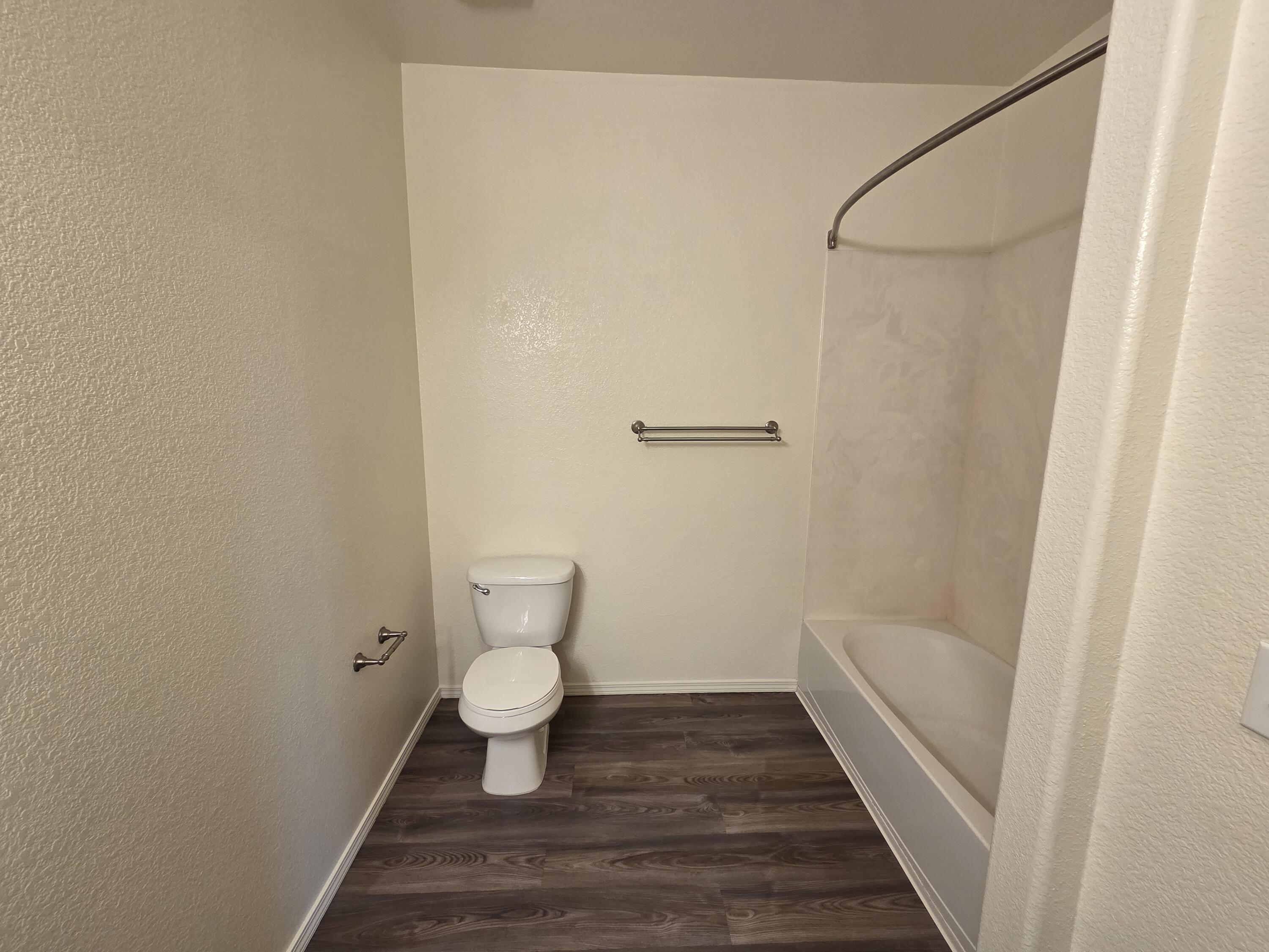 6800 Vista Del Norte Drive NE 1825