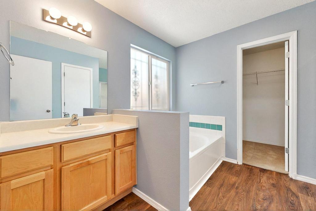 11500 MEDICINE BOW Place SE