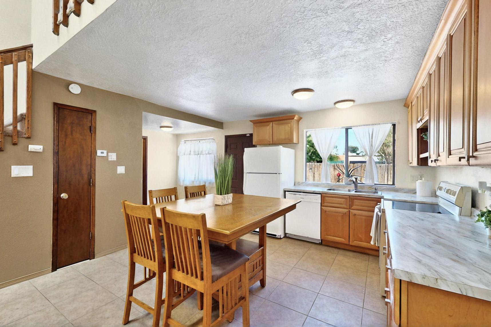 3039 Prenda De Oro Drive NW