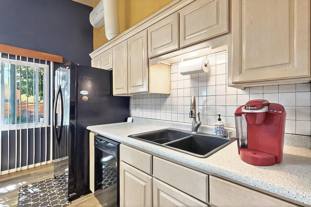 3711 MORNINGSIDE Drive NE