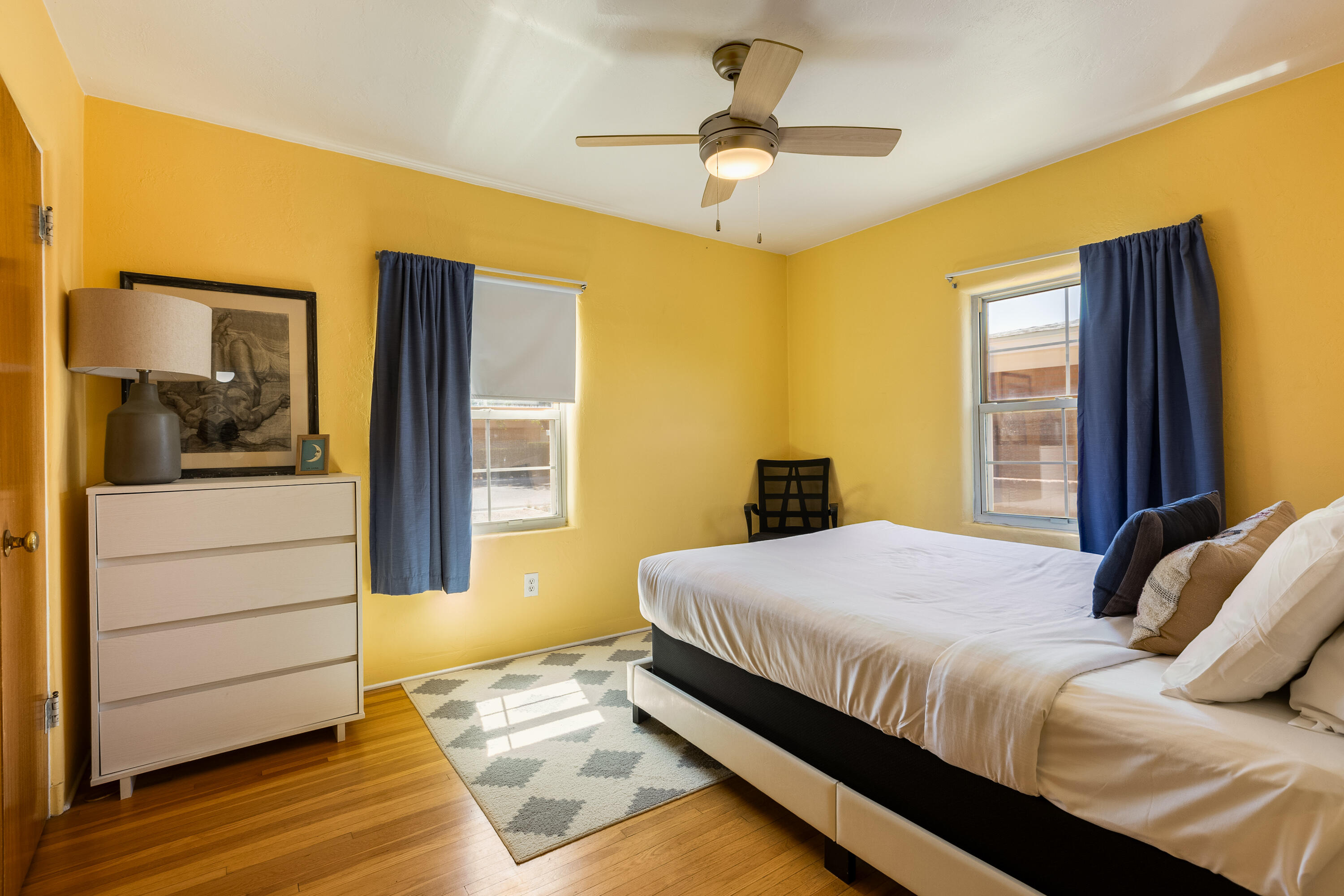 1009 VASSAR Drive NE