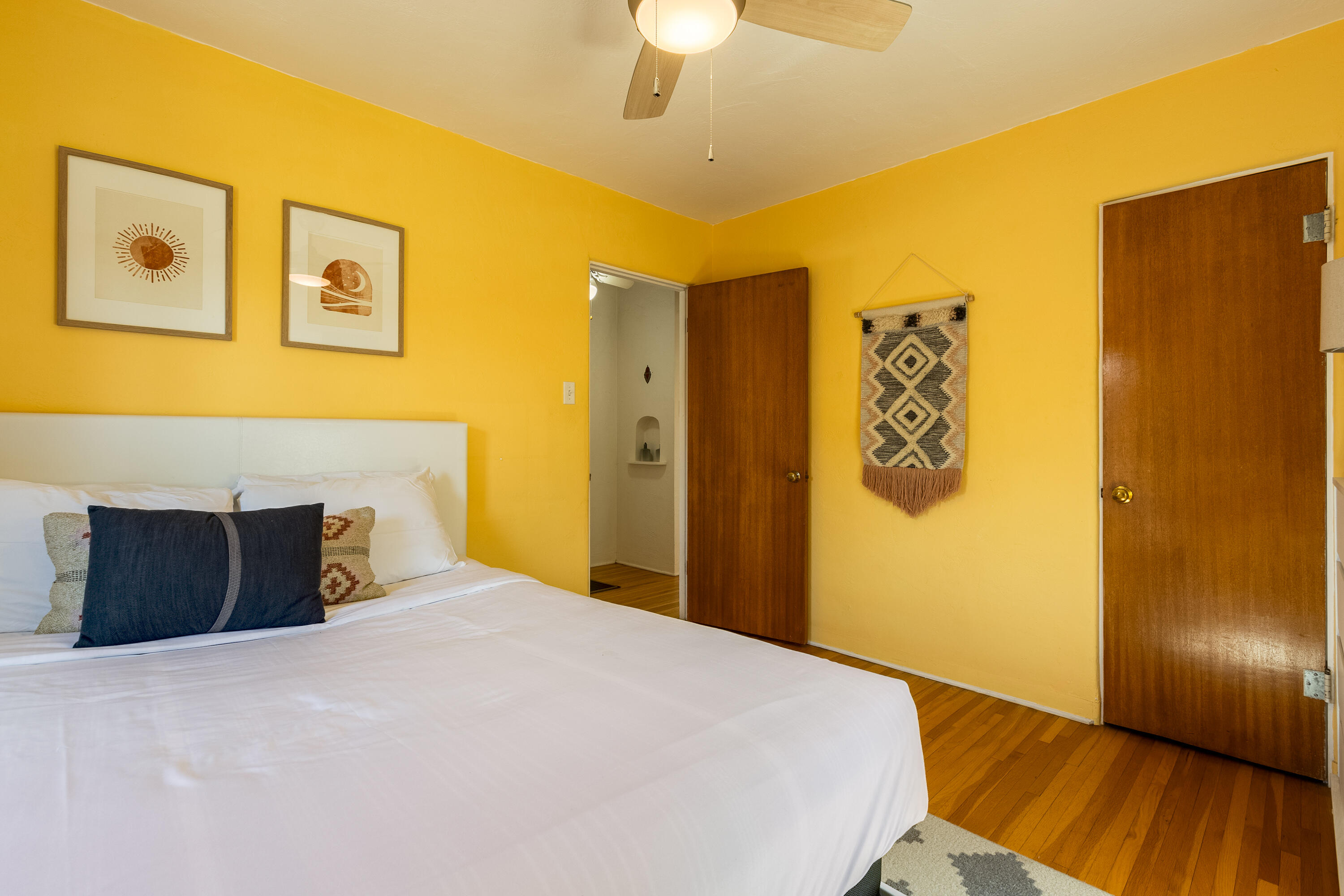 1009 VASSAR Drive NE