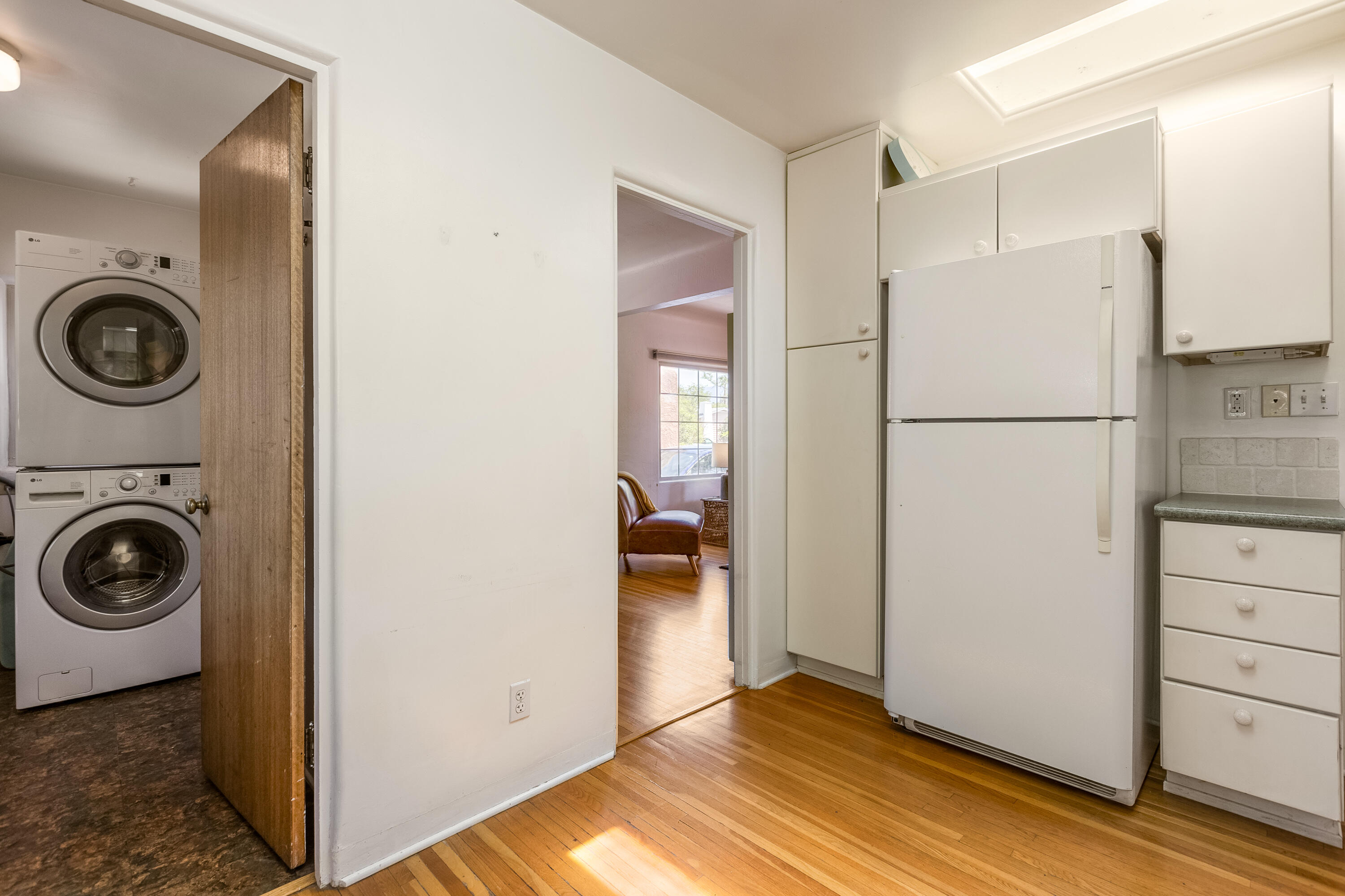 1009 VASSAR Drive NE