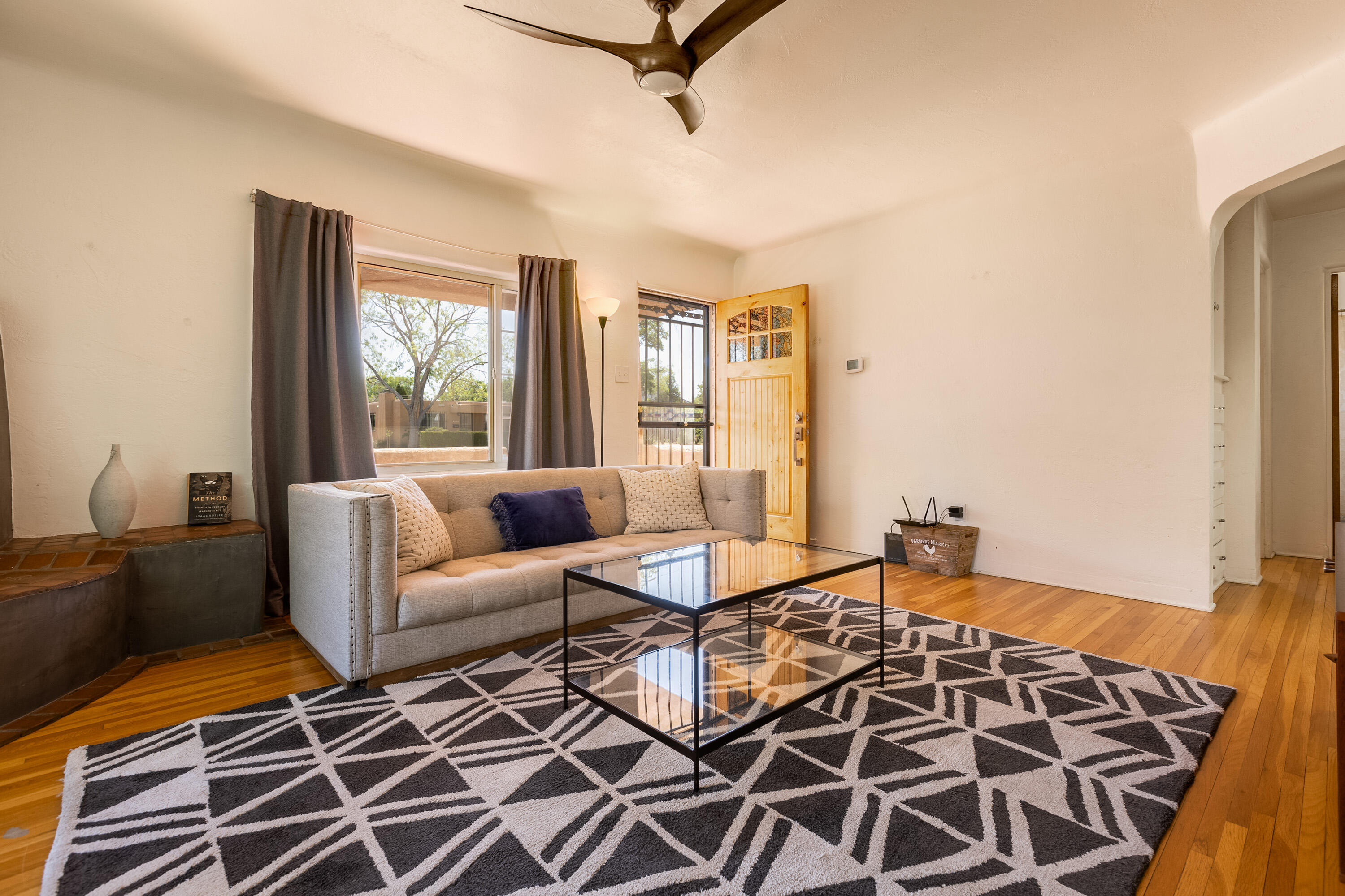 1009 VASSAR Drive NE