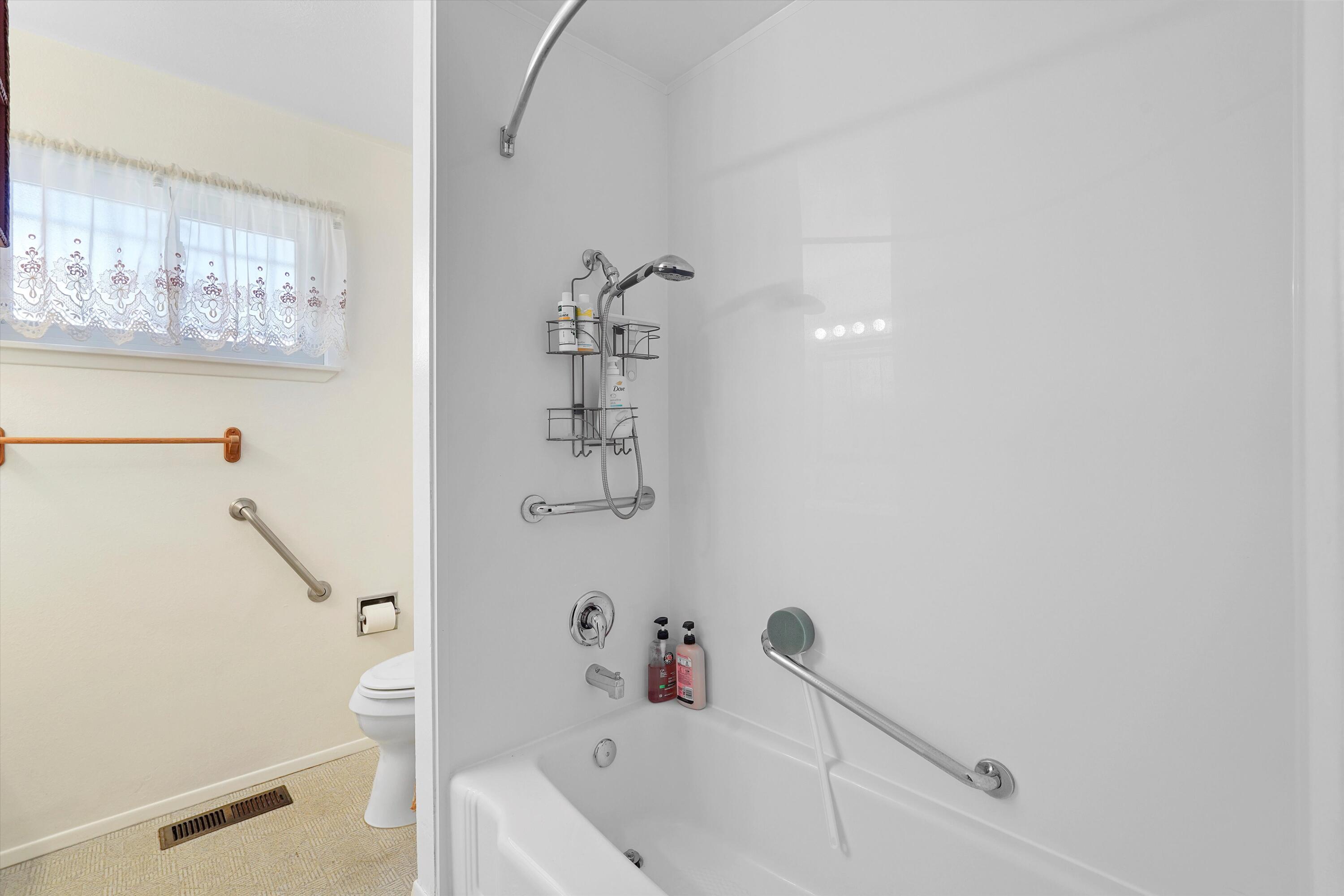 11901 Lexington Avenue NE