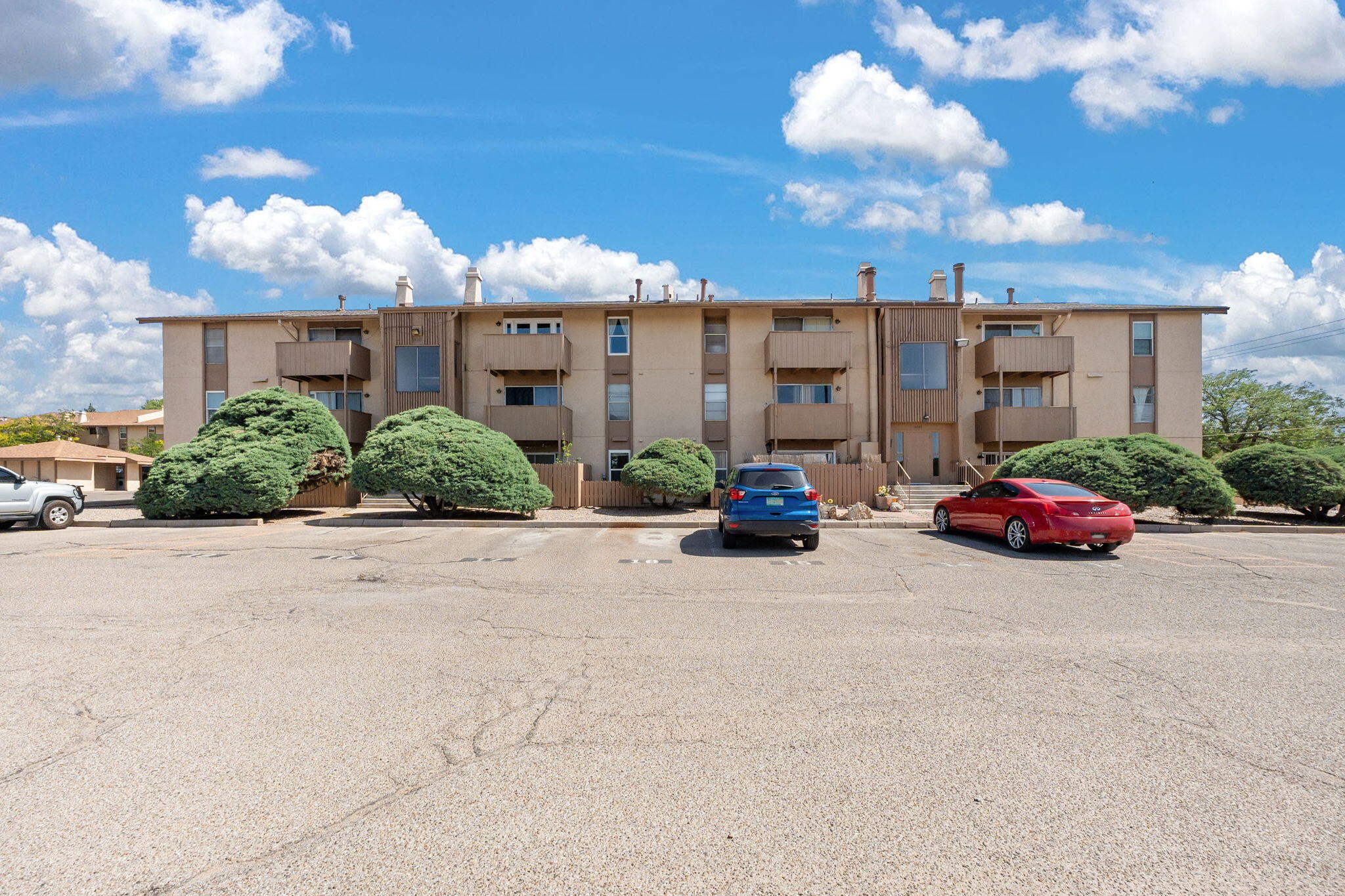 3867 MONTGOMERY Boulevard NE 1633