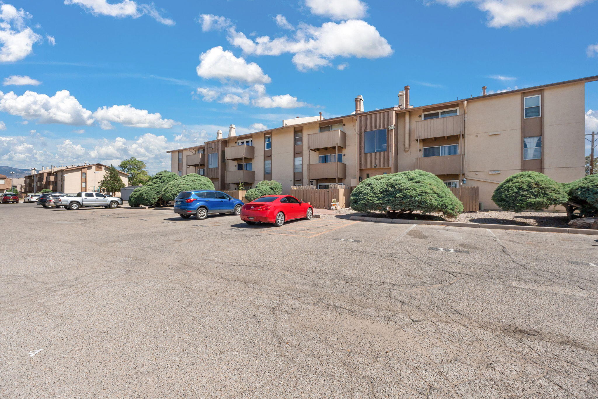 3867 MONTGOMERY Boulevard NE 1633