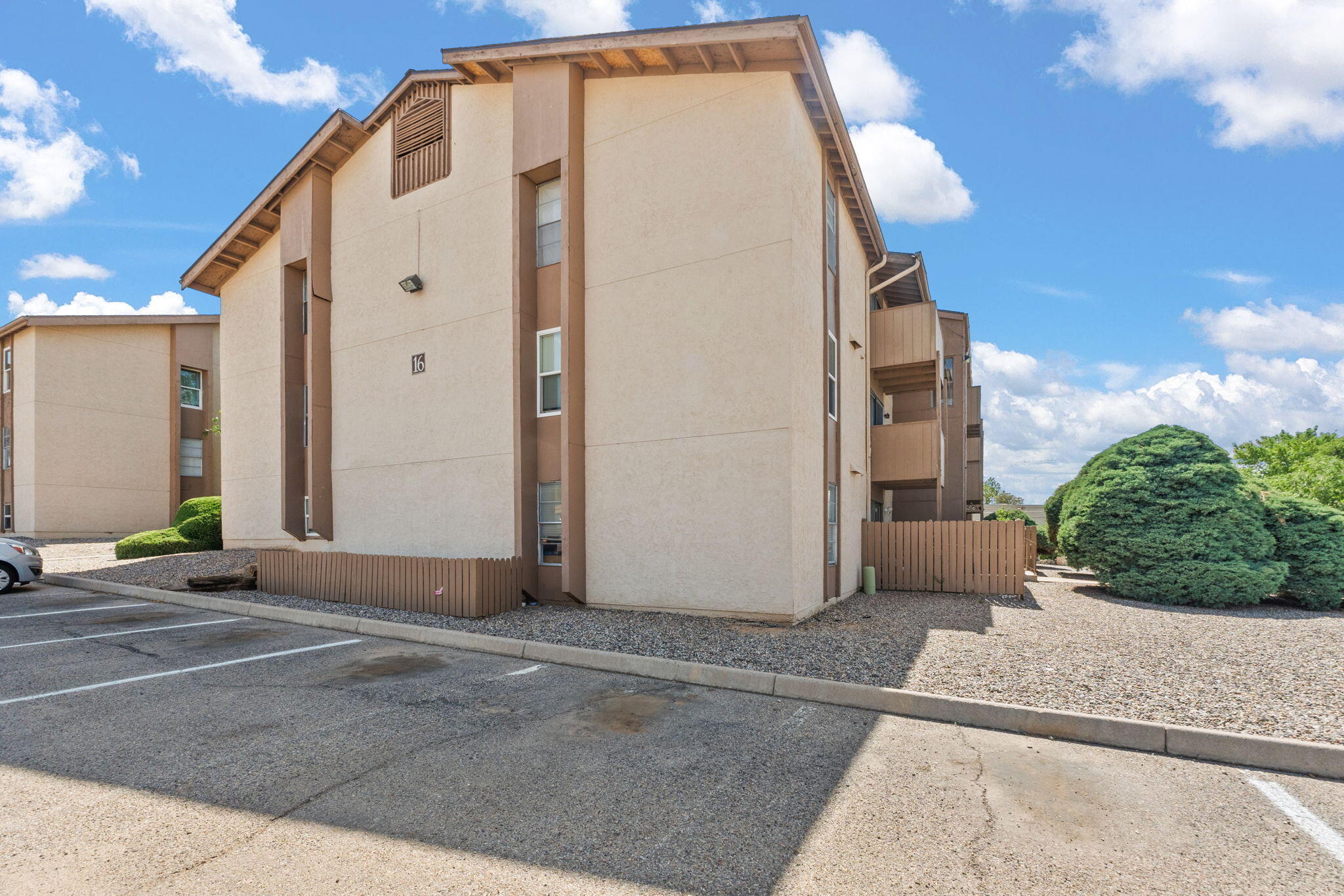 3867 MONTGOMERY Boulevard NE 1633