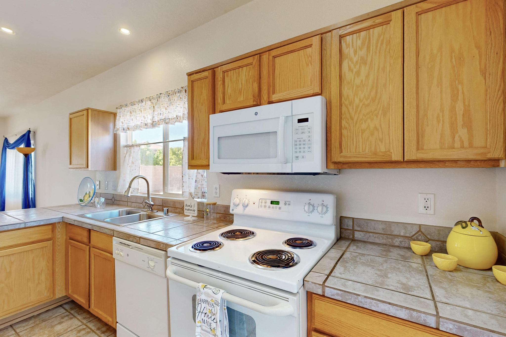 7600 CALLE ARMONIA NE