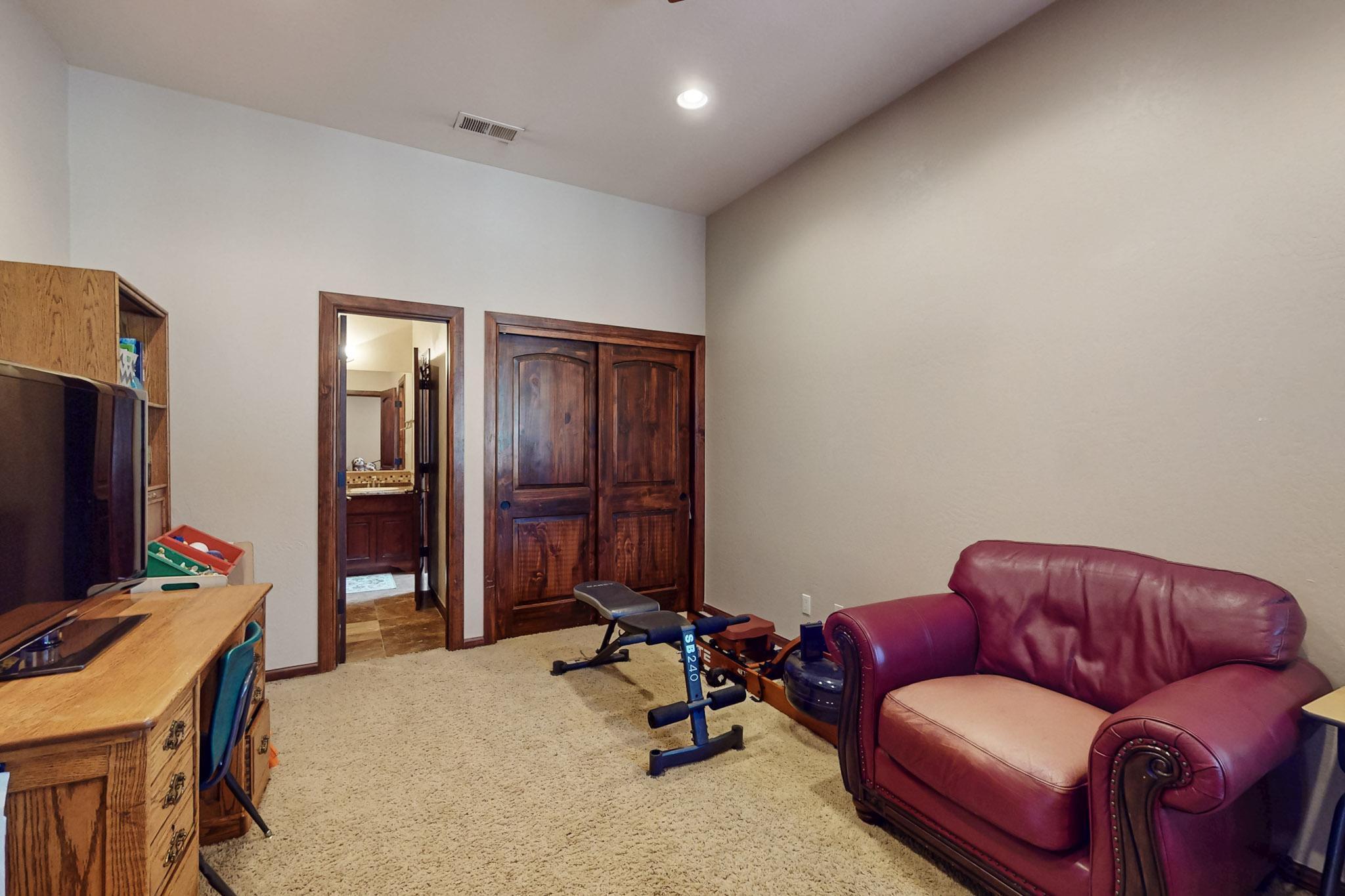 2686 DELLA Road SW