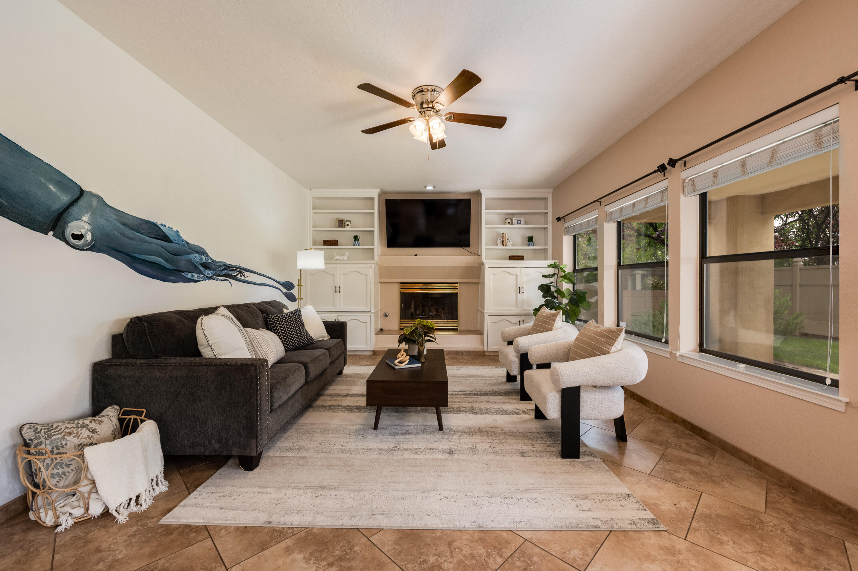 5327 AVENIDA CUESTA NE