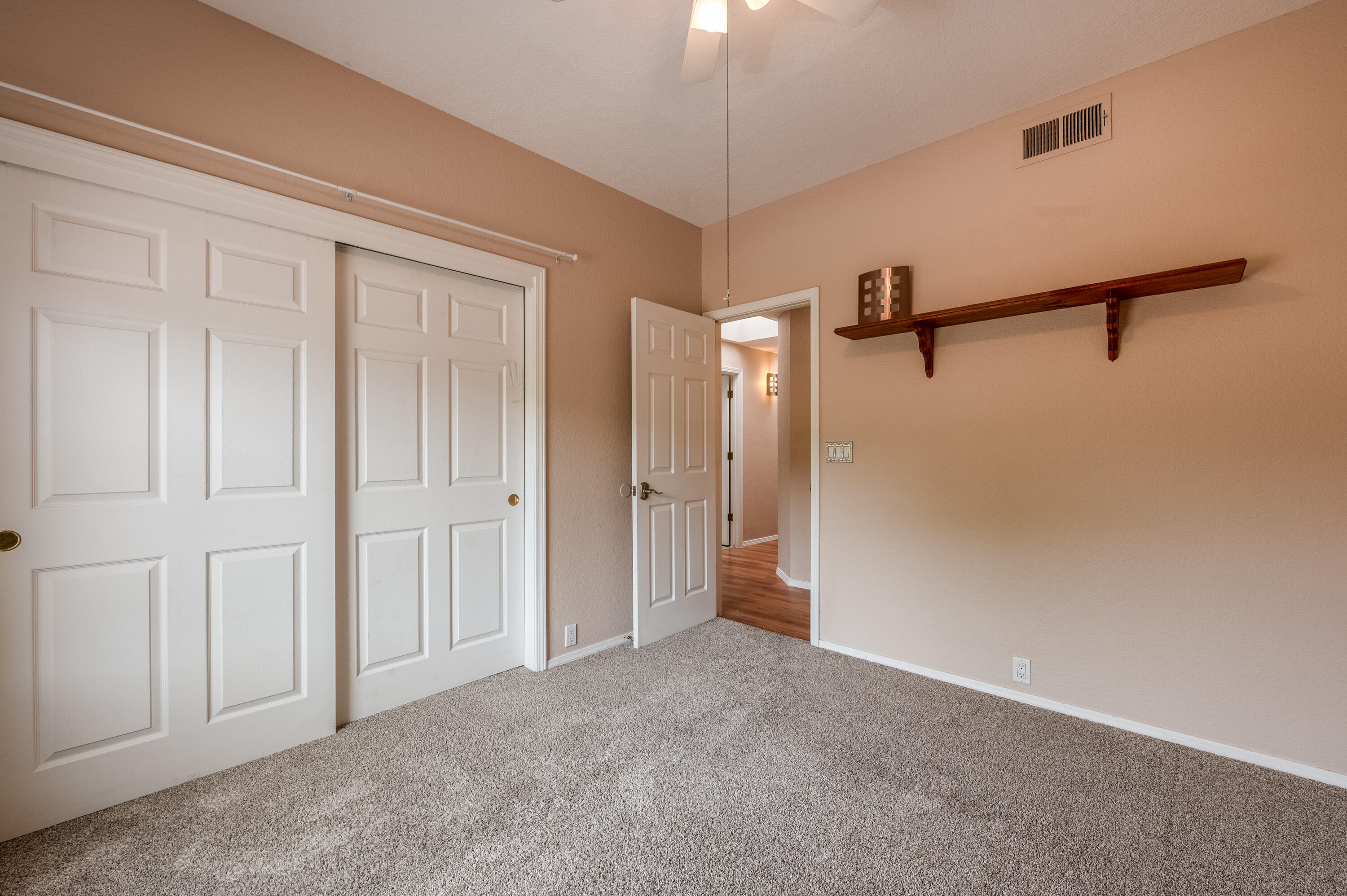 5327 AVENIDA CUESTA NE