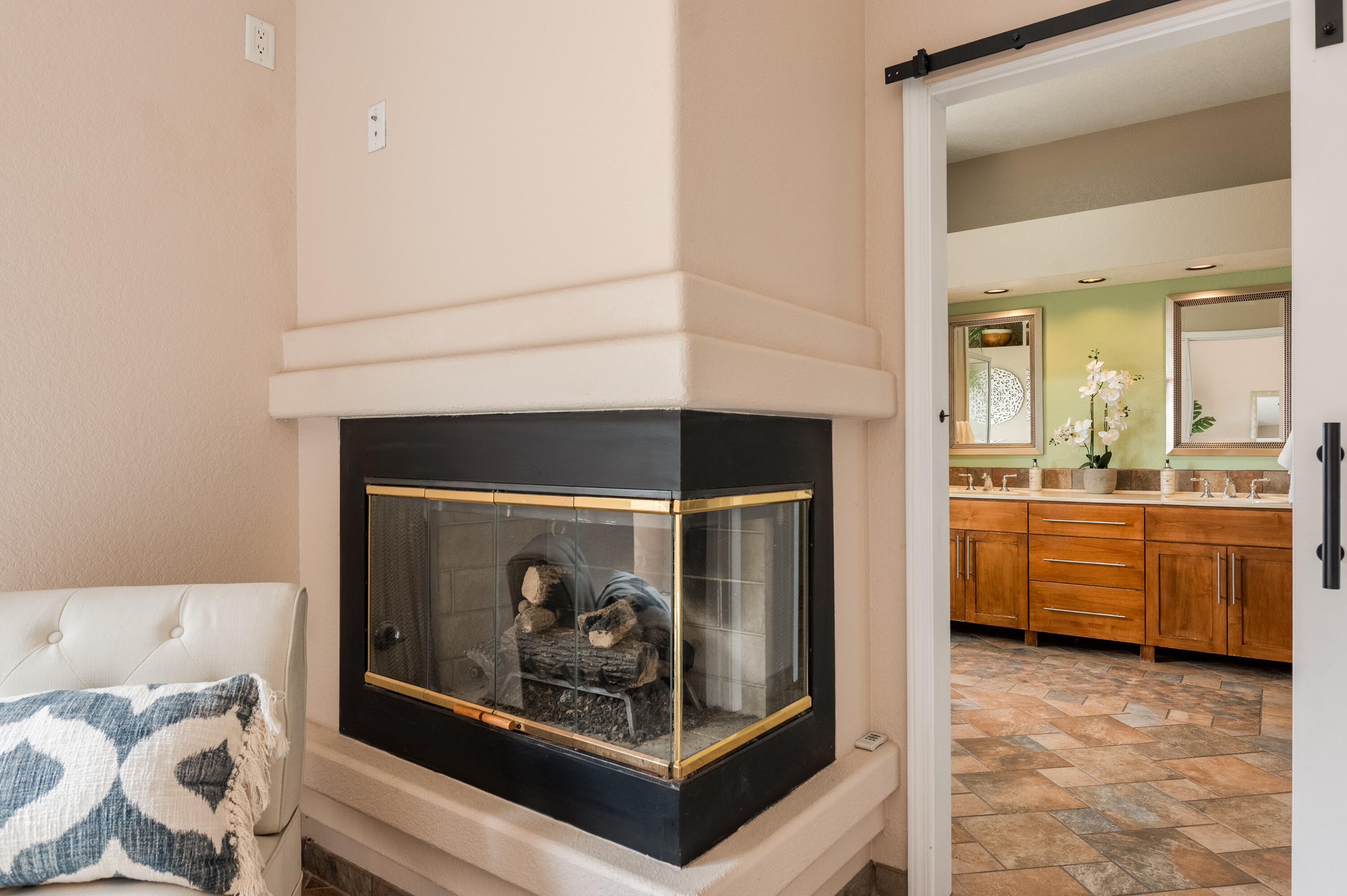 5327 AVENIDA CUESTA NE