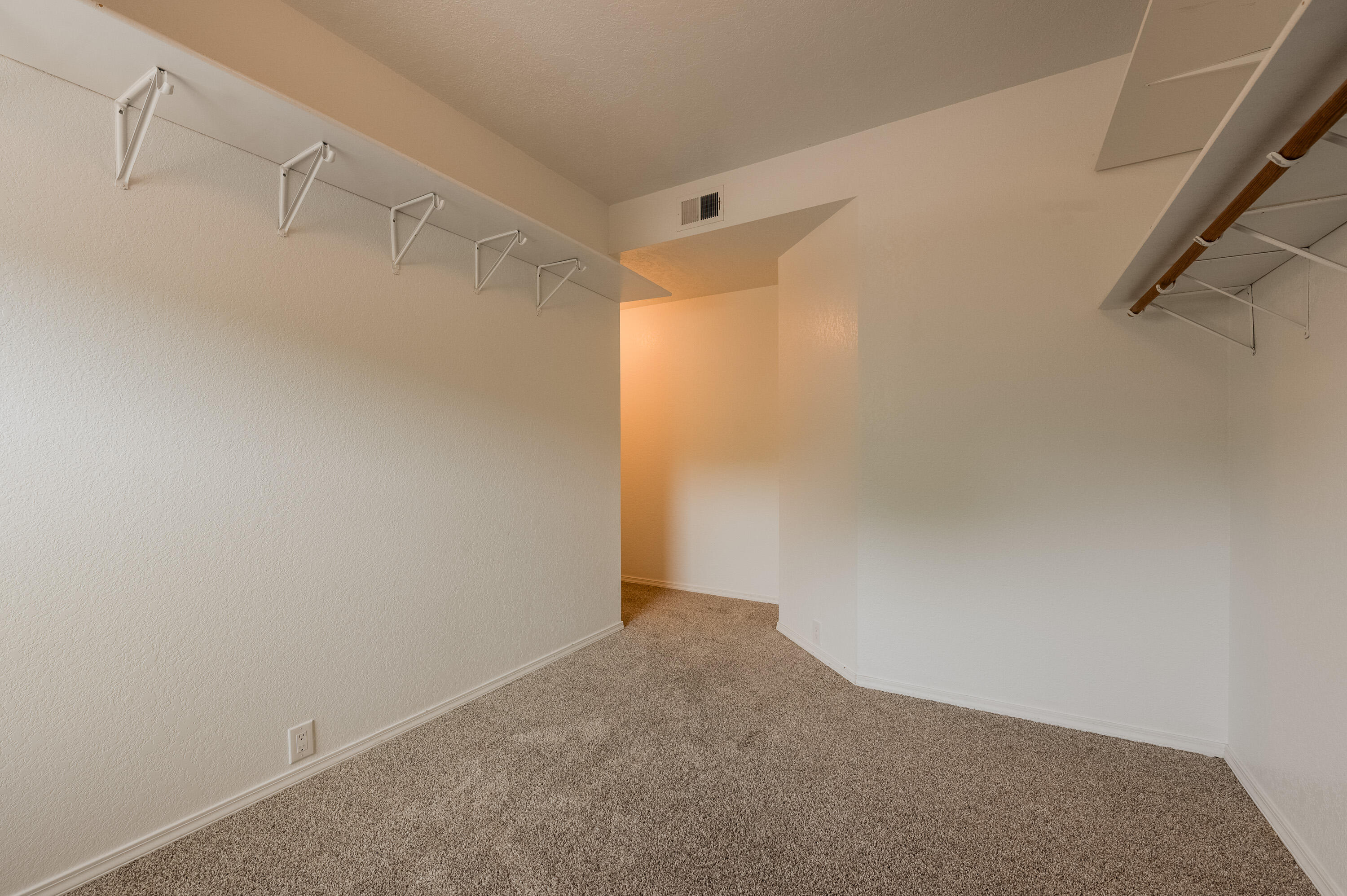 5327 AVENIDA CUESTA NE