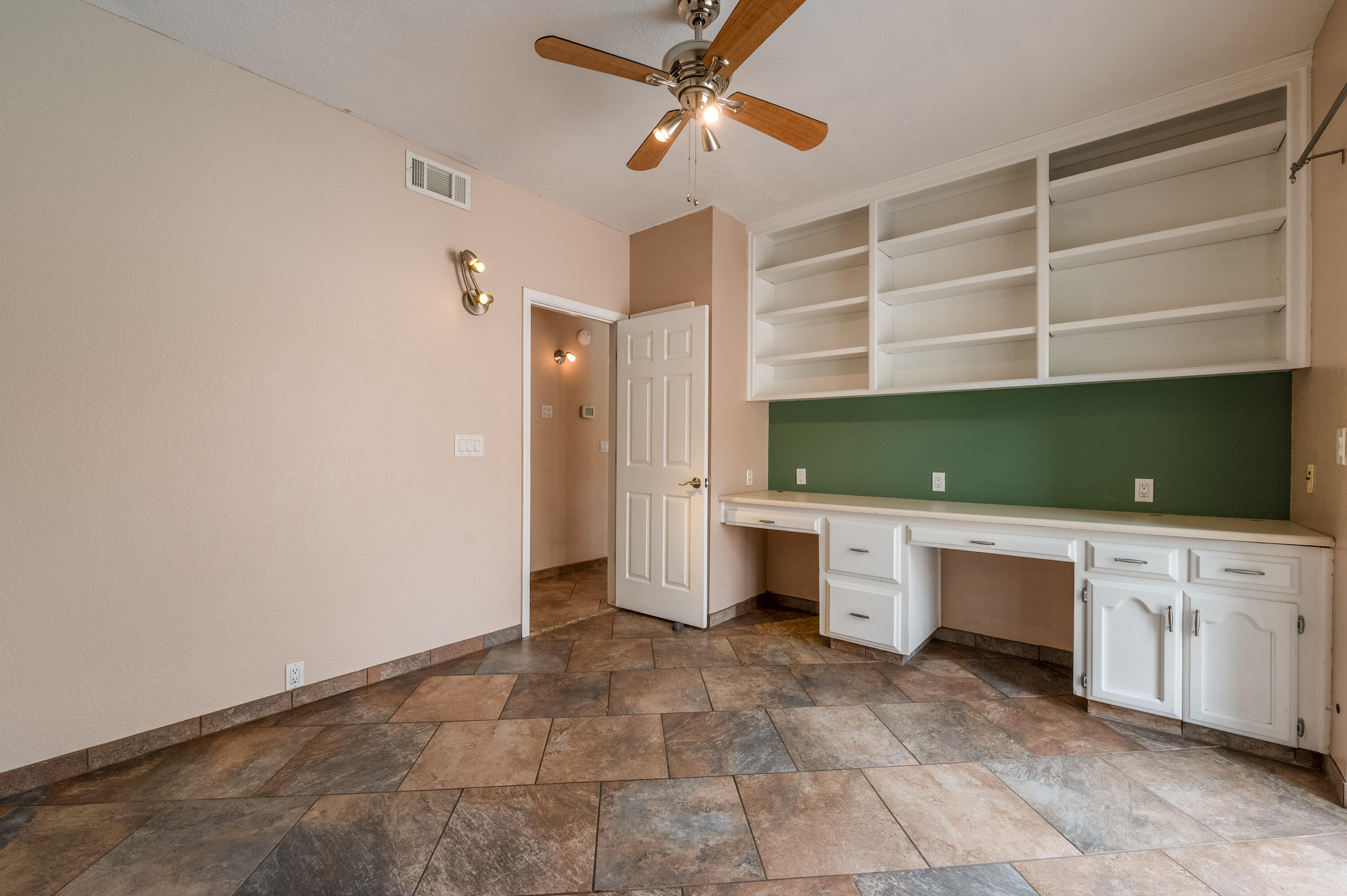 5327 AVENIDA CUESTA NE