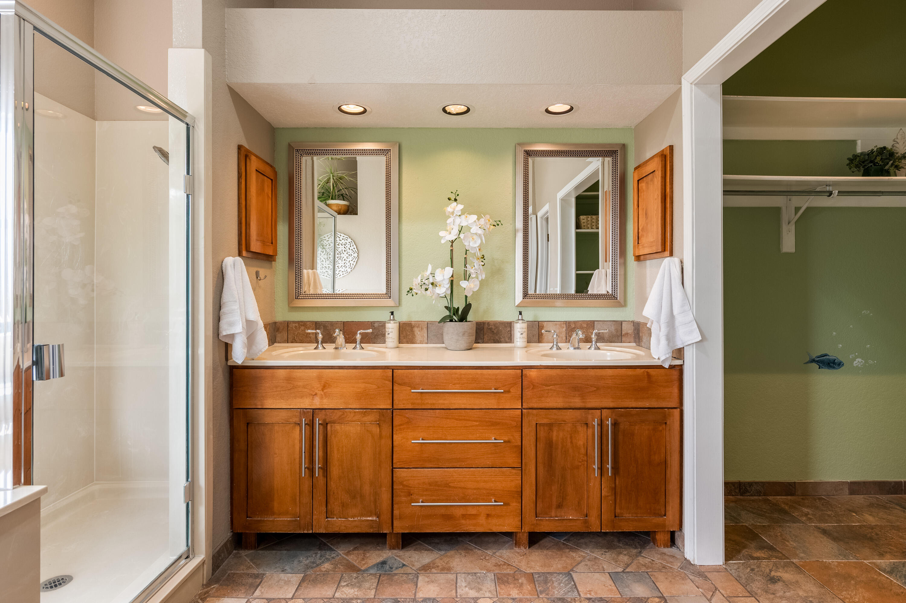 5327 AVENIDA CUESTA NE