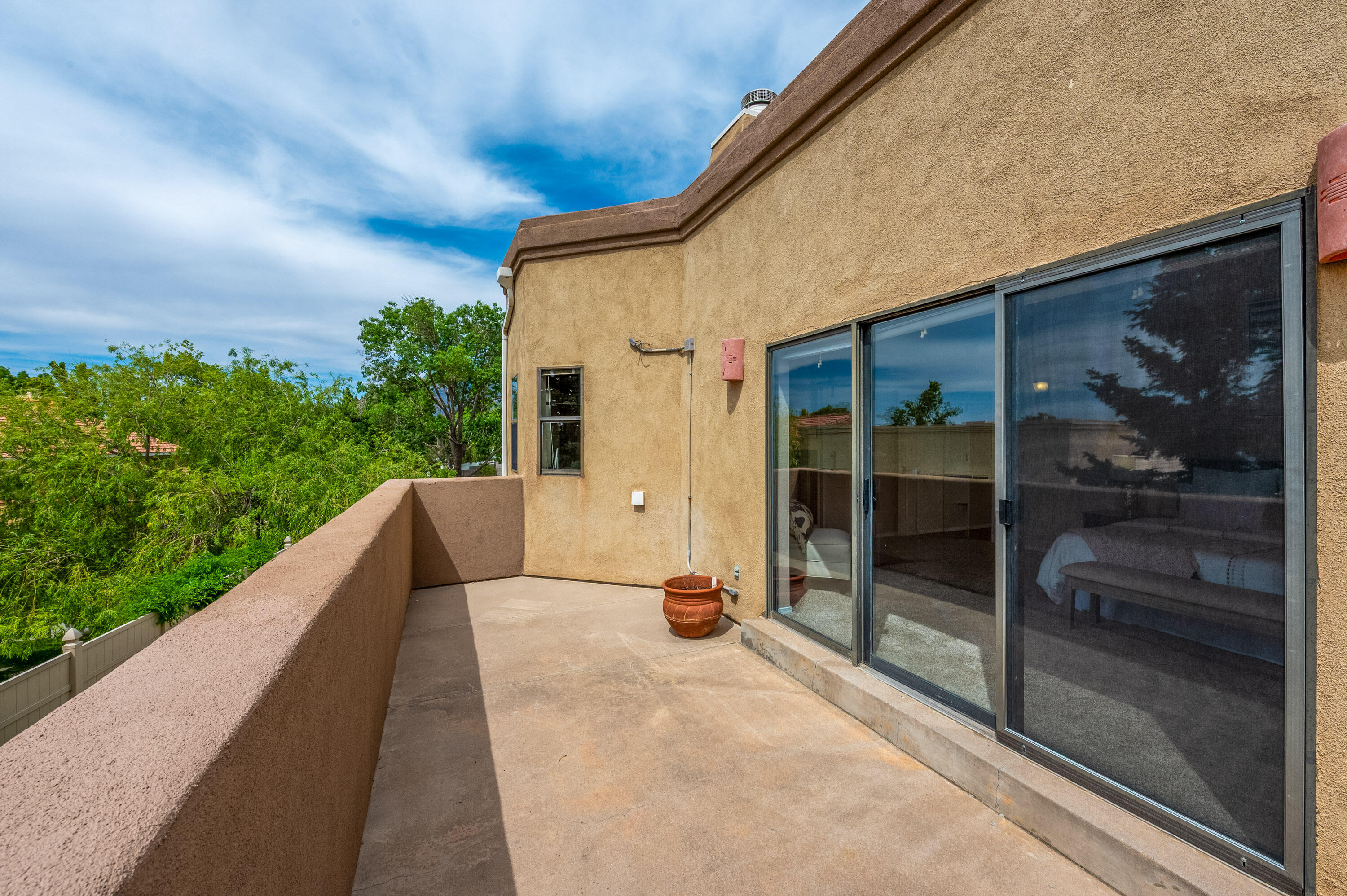 5327 AVENIDA CUESTA NE