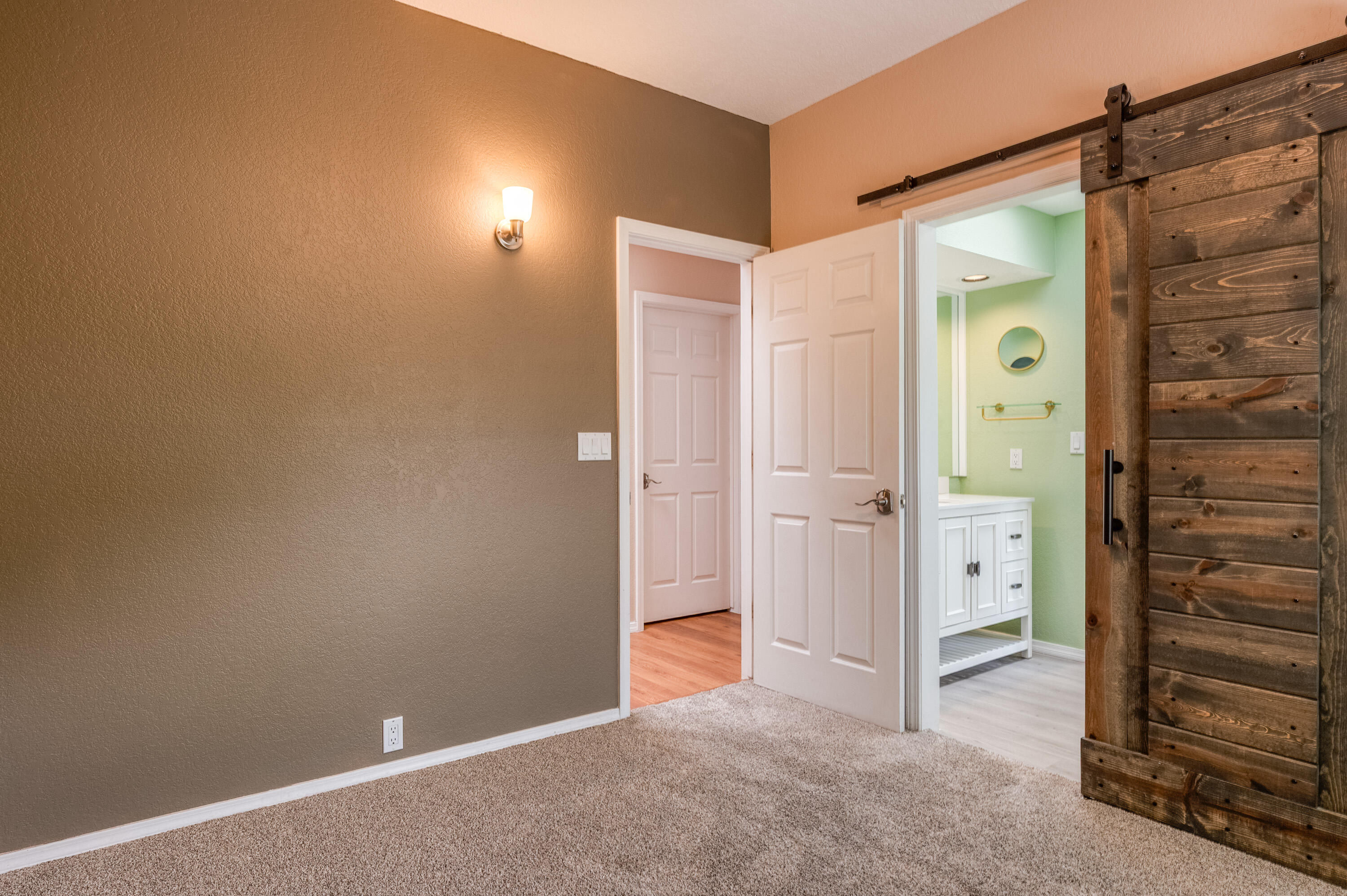 5327 AVENIDA CUESTA NE